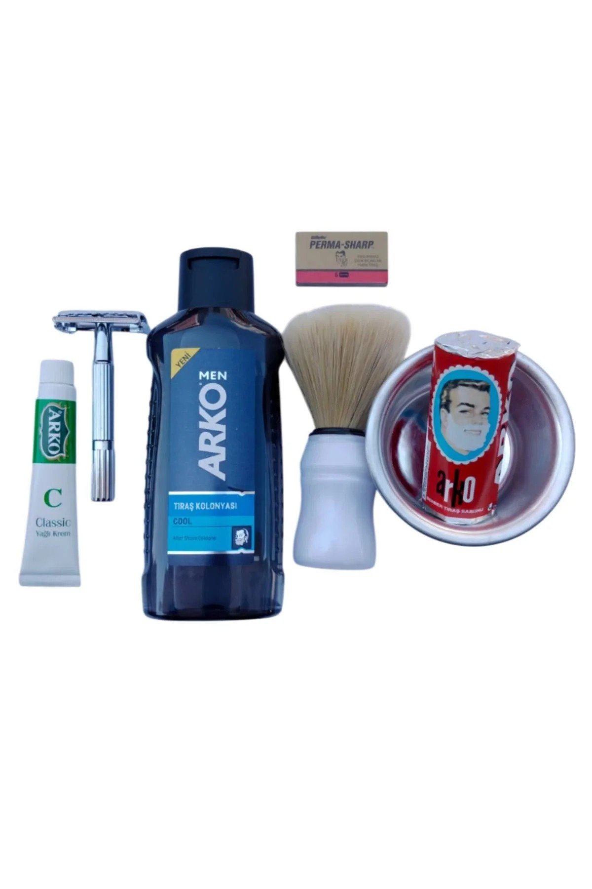 Arko Men Cool Tras Kolonyasi Tima 779 Tras Makinasi Perma Sharp Jilet Arko Berber Tras Sabunu Tras Fircasi Metal Tras Tasi Arko Nem Klasik Cilt Besleyici Yagli Krem 20 Cc Tras Seti