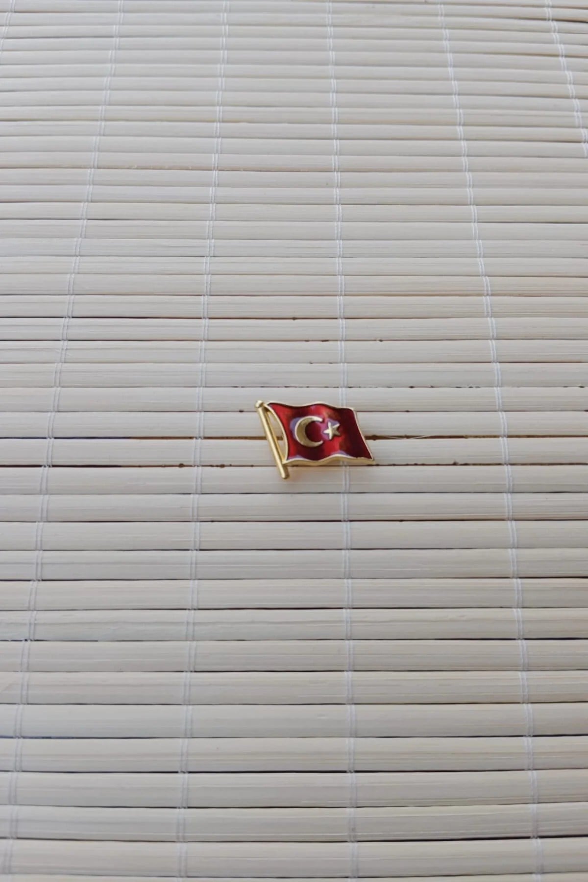Dalgalanan Bayrak Ceket Yaka İgnesi Yaka Rozet