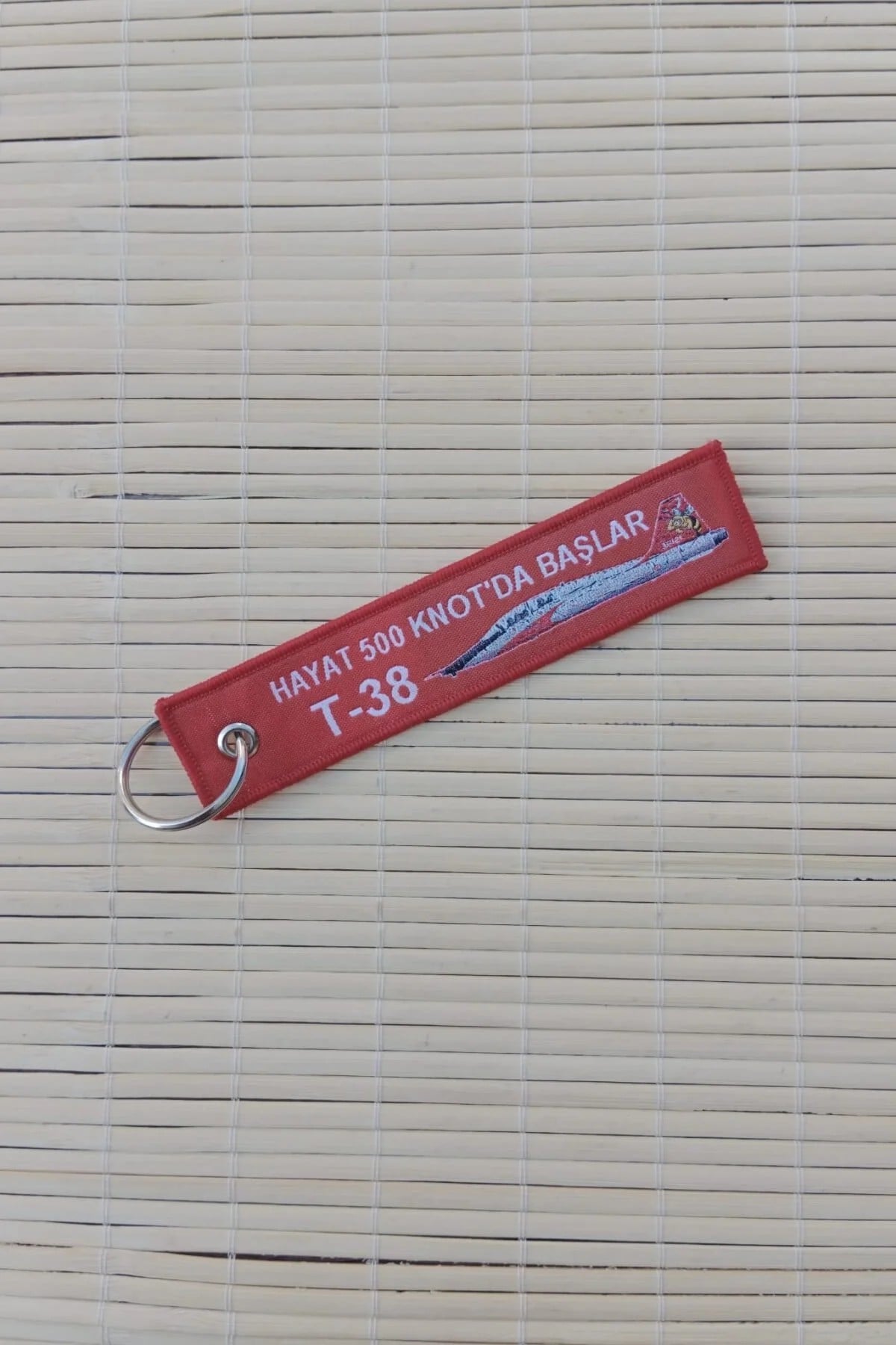 Hayat 500 Knotda Baslar T-38 Yazili Kirmizi Beyaz Nakis İslemeli Bez Anahtarlik