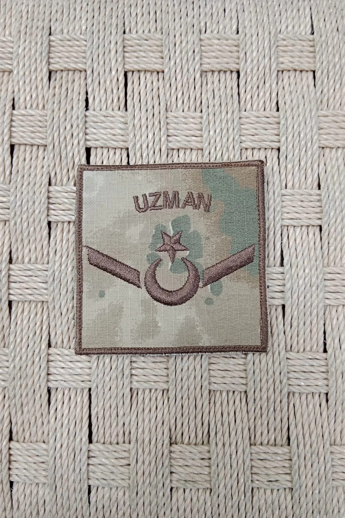Jandarma Uzman Onbasi Kamuflaj Renkli Nakis Kol Rutbe