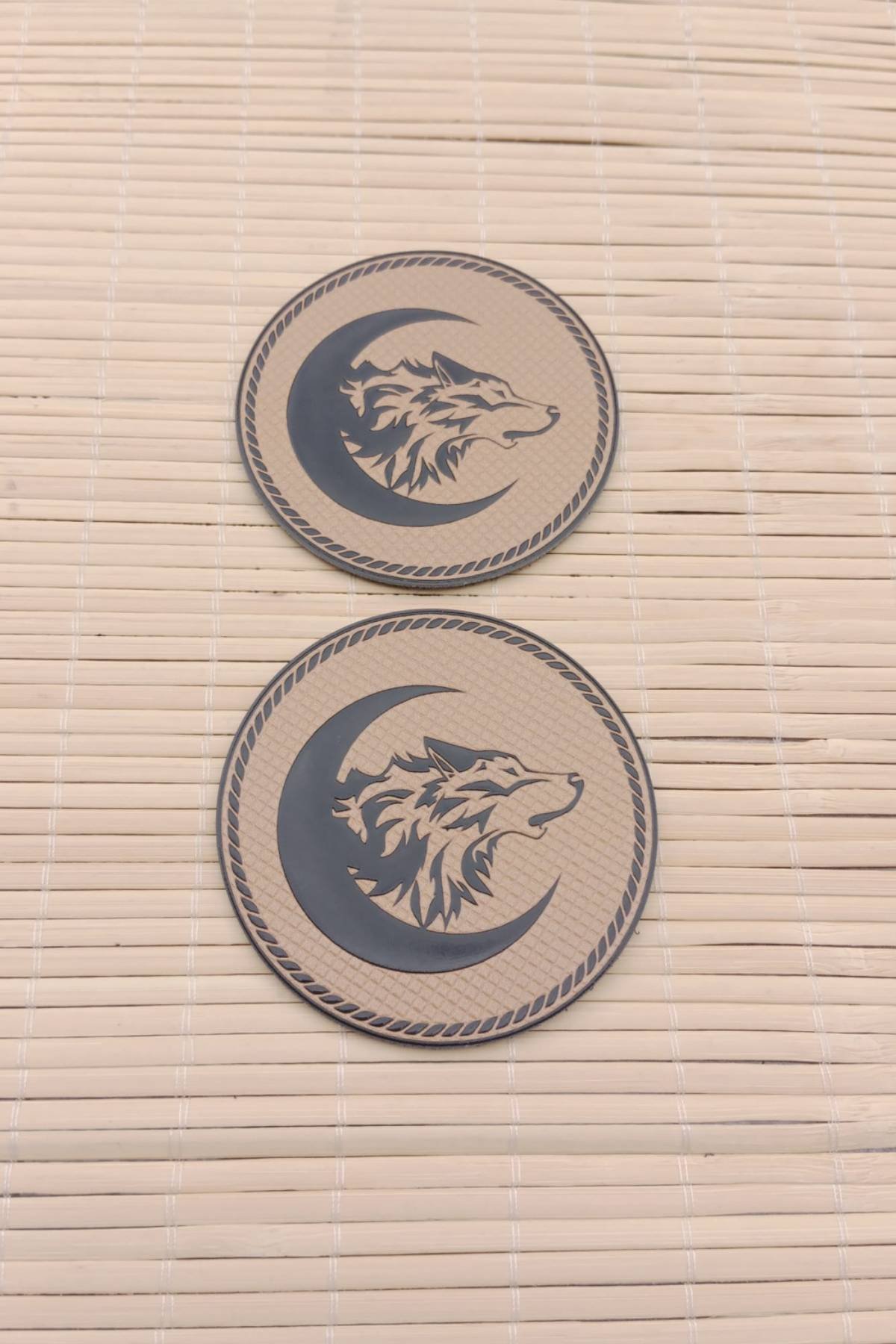 Kahverengi Zemin Siyah İslemeli Kurtbasli Gogus Pec Patch Arma