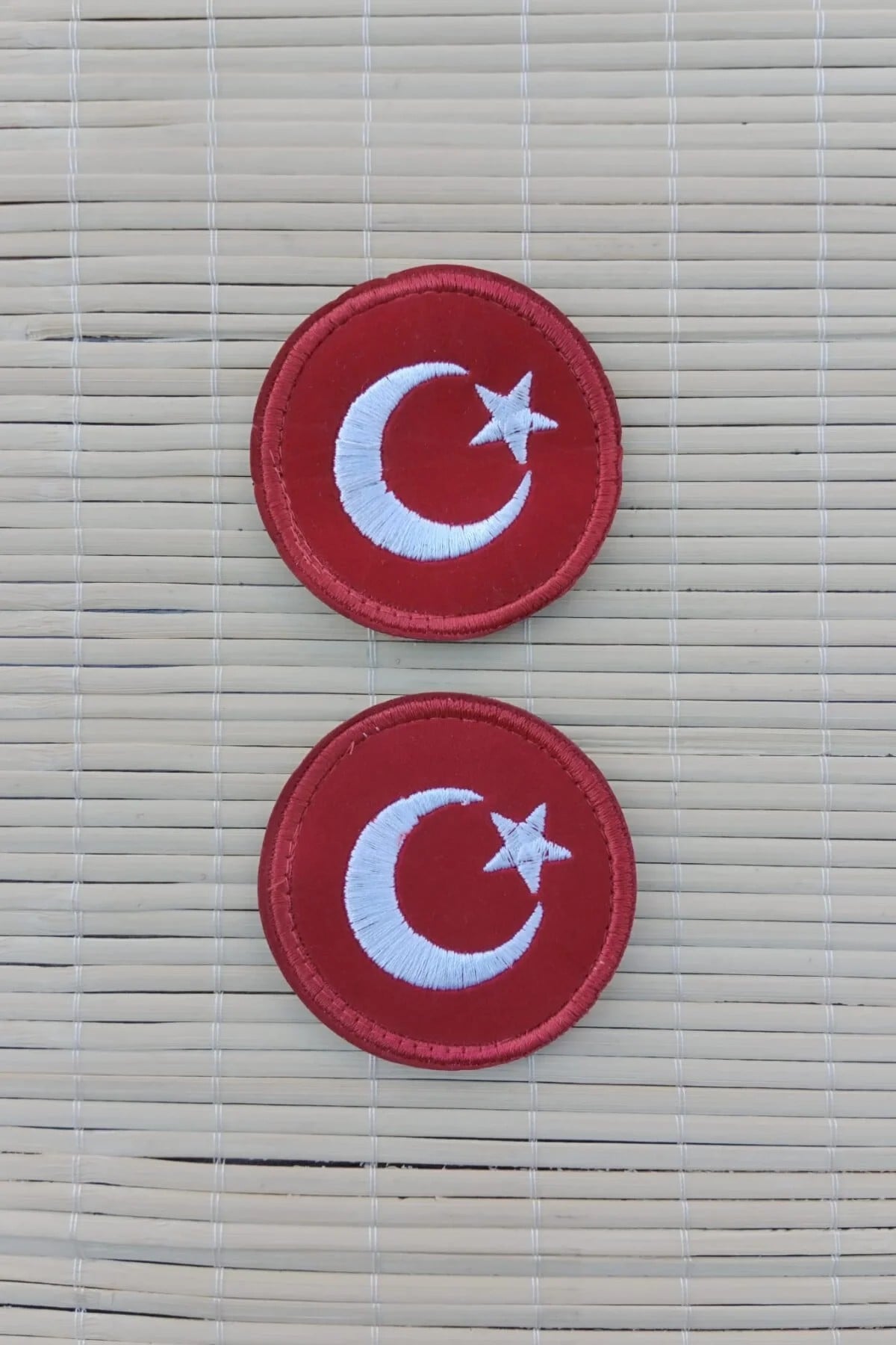 Kirmizi Kadife Yuvarlak Zemin Ayyildiz Nakis İslemeli Arma Pec Patch