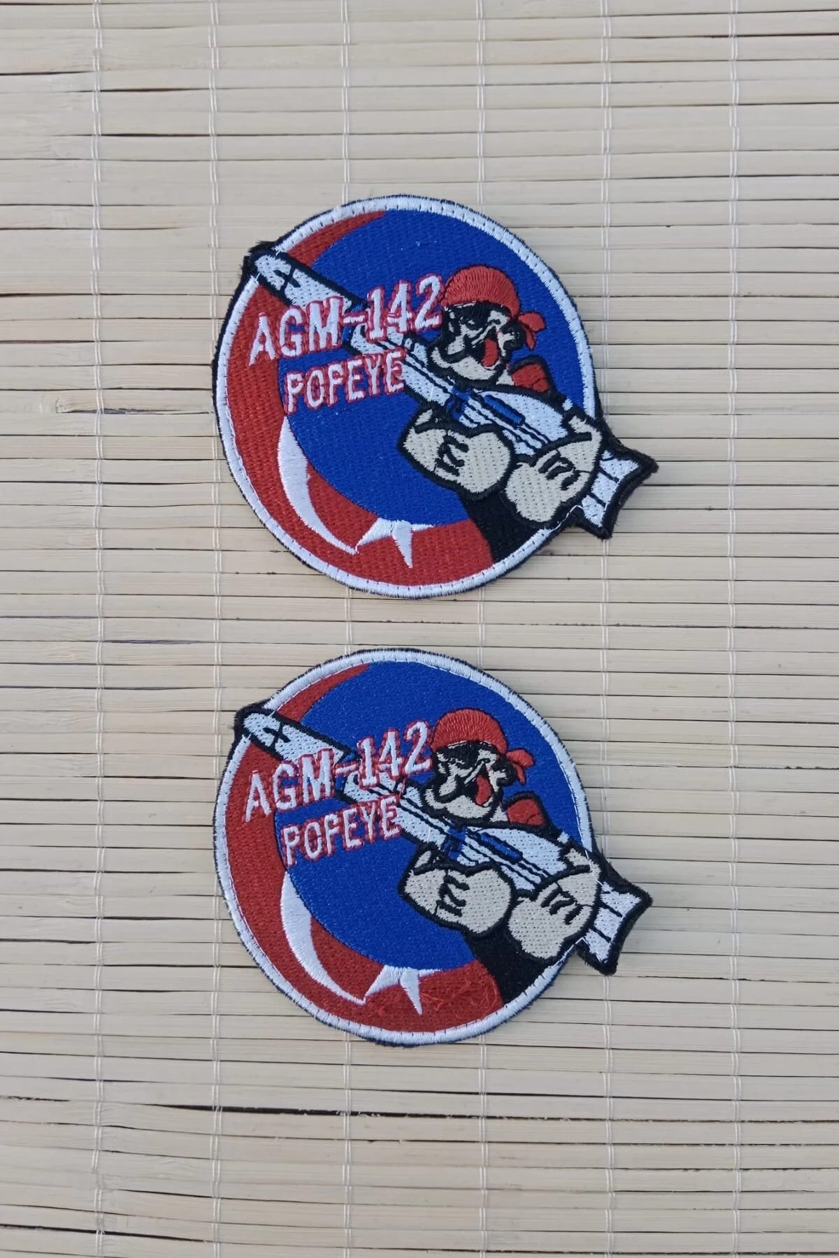 Kirmizi Zemin Nakis İslemeli Agm 142 Popeye Arma Pec Patch