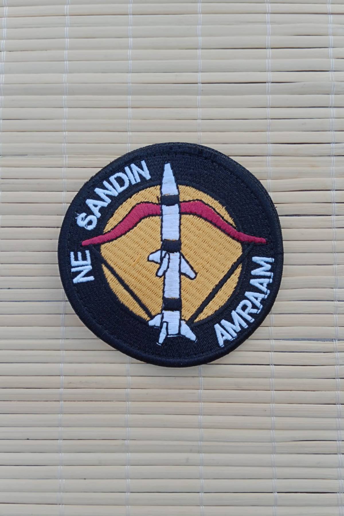 Ne Sandin Amram Siyah Zemin Nakis İslemeli Arma Pec Patch
