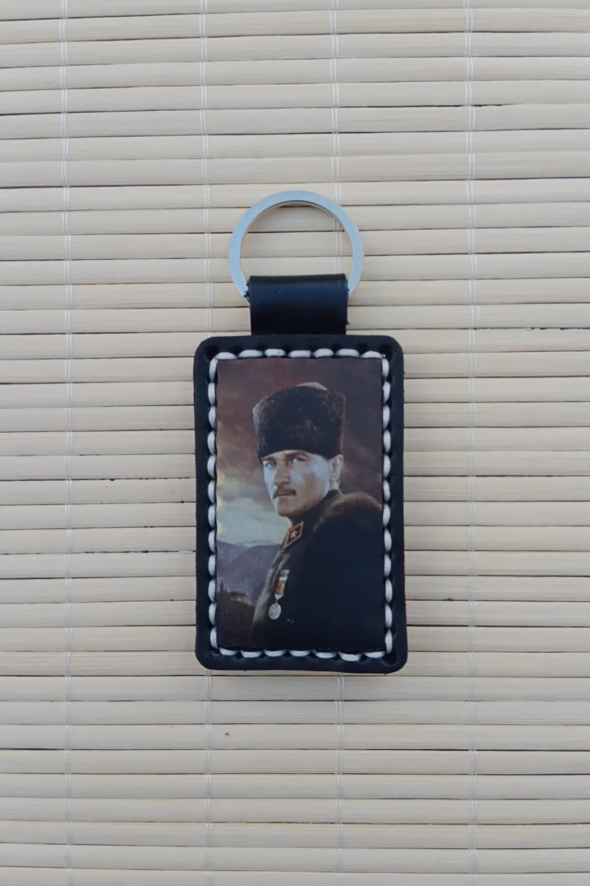 Ozel Tasarim Ataturk Siluetli Ayyildiz Hakiki Deri Hediyelik Anahtarlik