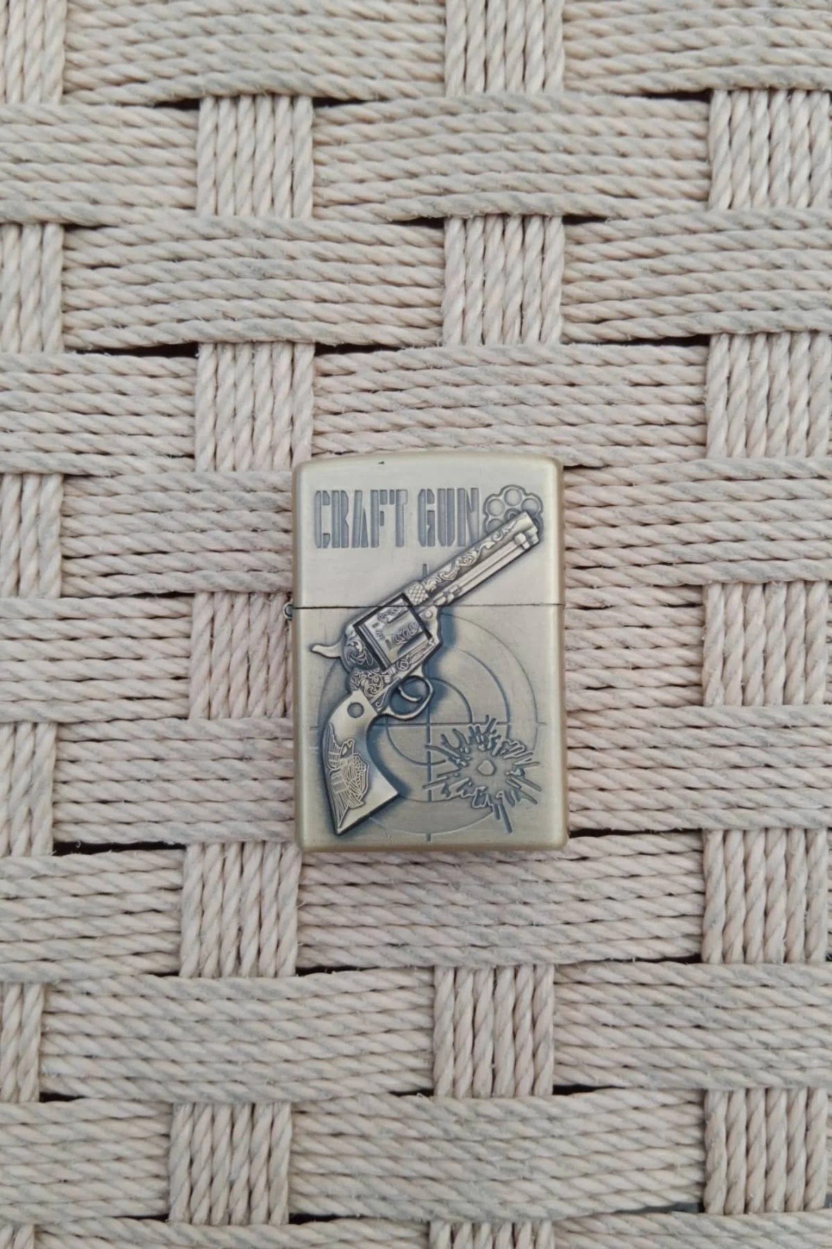 Ozel Tasarim Sari Renkli 38 Lik Tabanca Kabartmali Craft Gun Yazili Zippo Cakmak