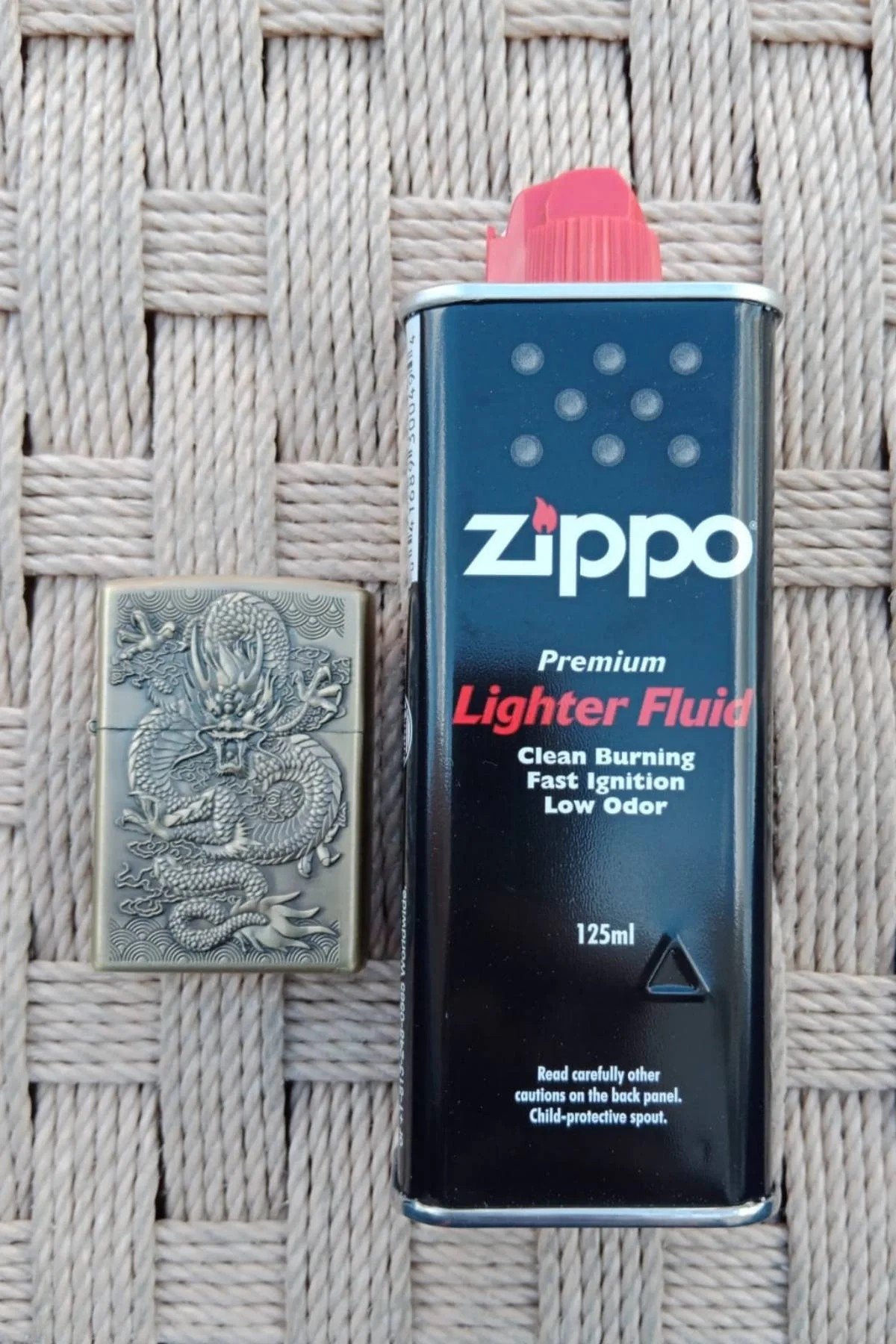 Ozel Tasarim Sari Renkli Benzinli Dragon Kabartmali Premium Zippo Cakmak