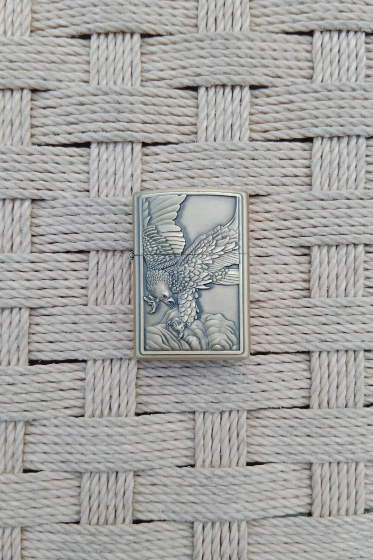 Ozel Tasarim Sari Renkli Eagle Kabartmali Zippo Cakmak
