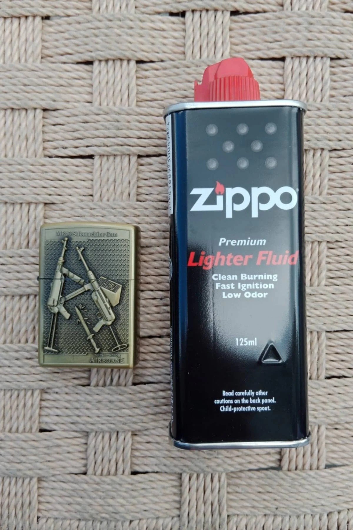 Ozel Tasarim Sari Renkli Mp40a Submacine Gun Tüfek Kabartmali Medal Of Honor Airborne Yazili Premium Zippo Cakmak