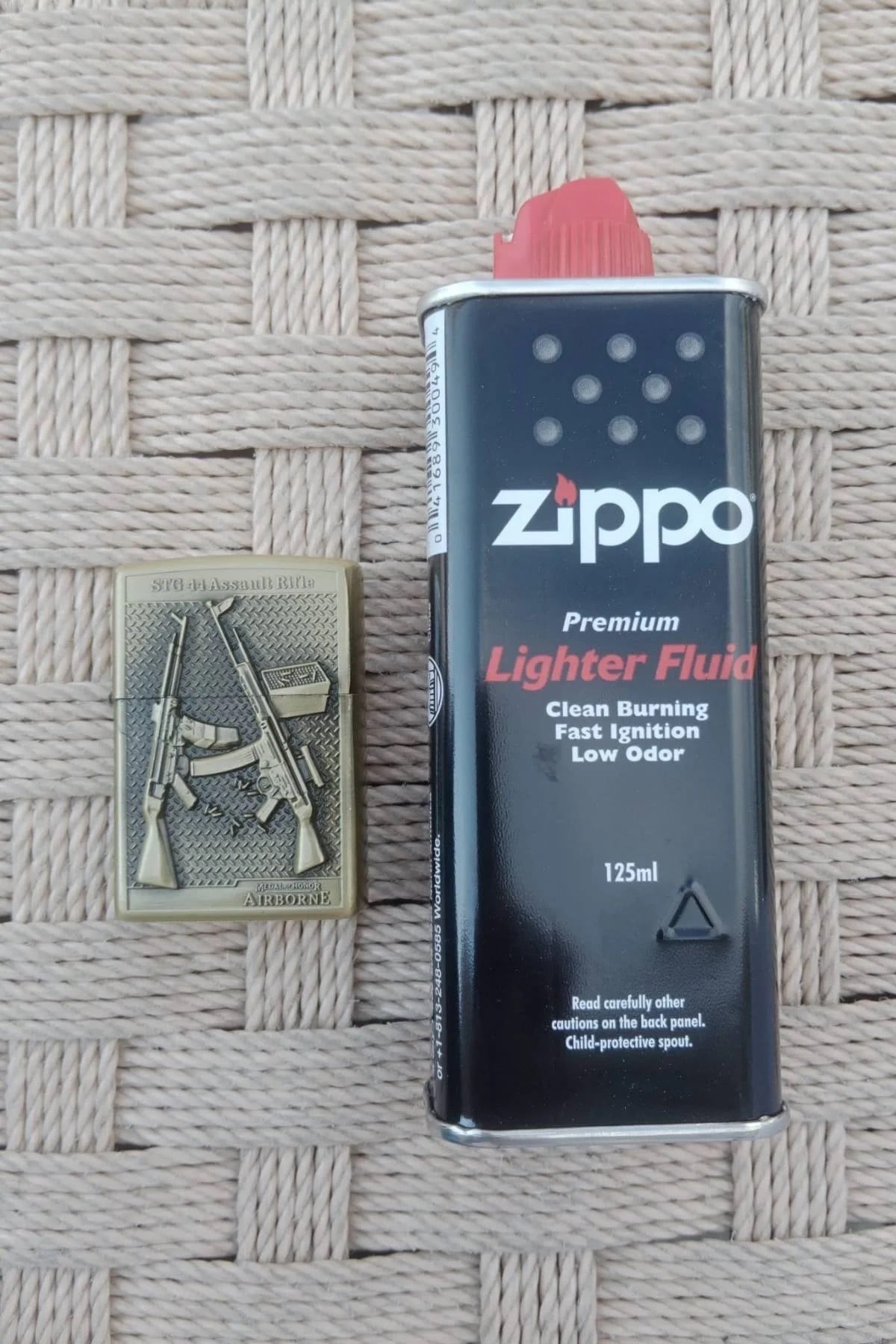 Ozel Tasarim Sari Renkli Stg 44 Assault Rifle Bar Tüfek Kabartmali Medal Of Honor Airborne Yazili Premium Zippo Cakmak