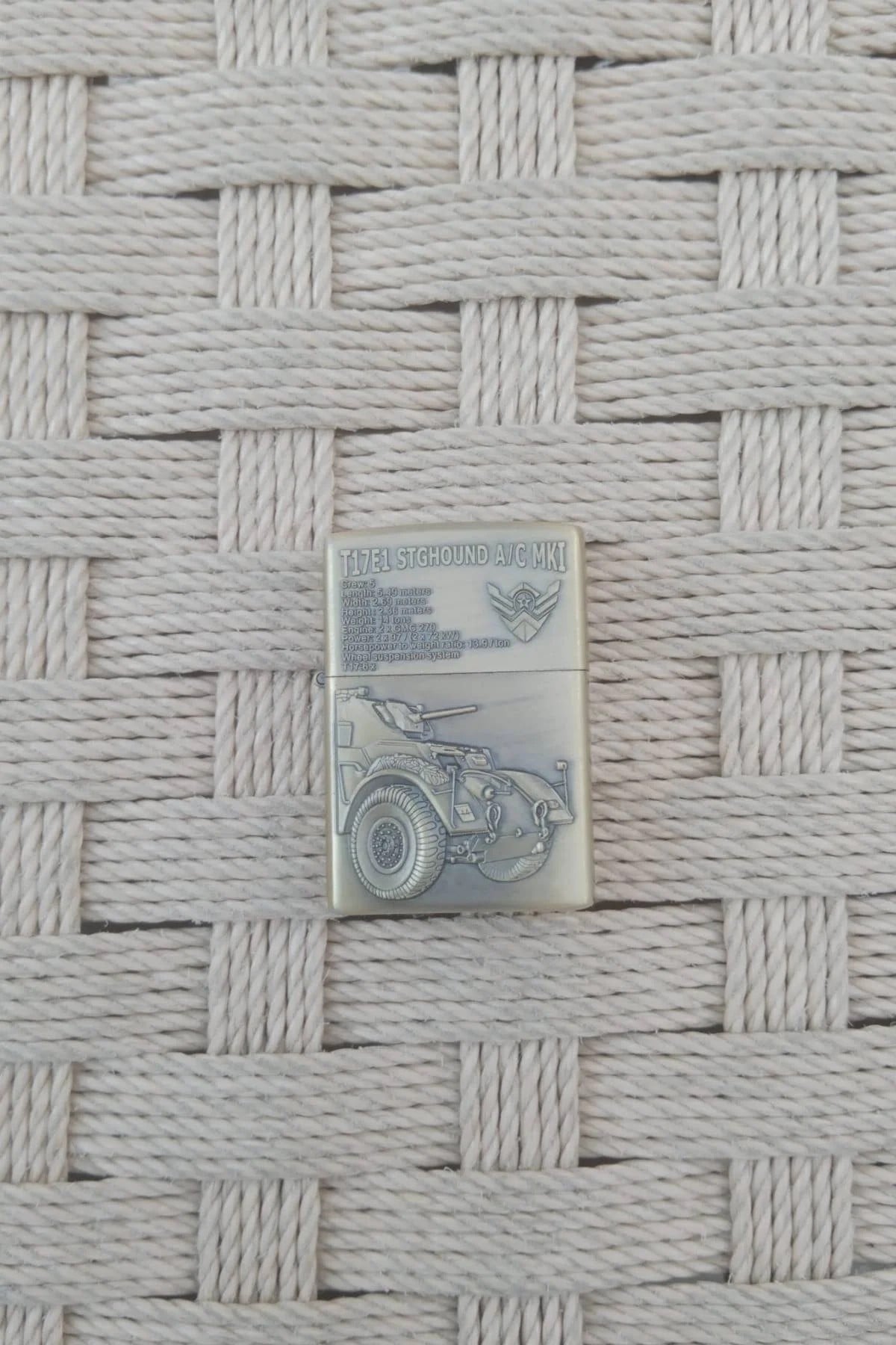 Ozel Tasarim Sari Renkli T17e1 Stghound Ac Mki Yazili Tekerlekli Kabartmali Zirhli Arac Zippo Cakmak