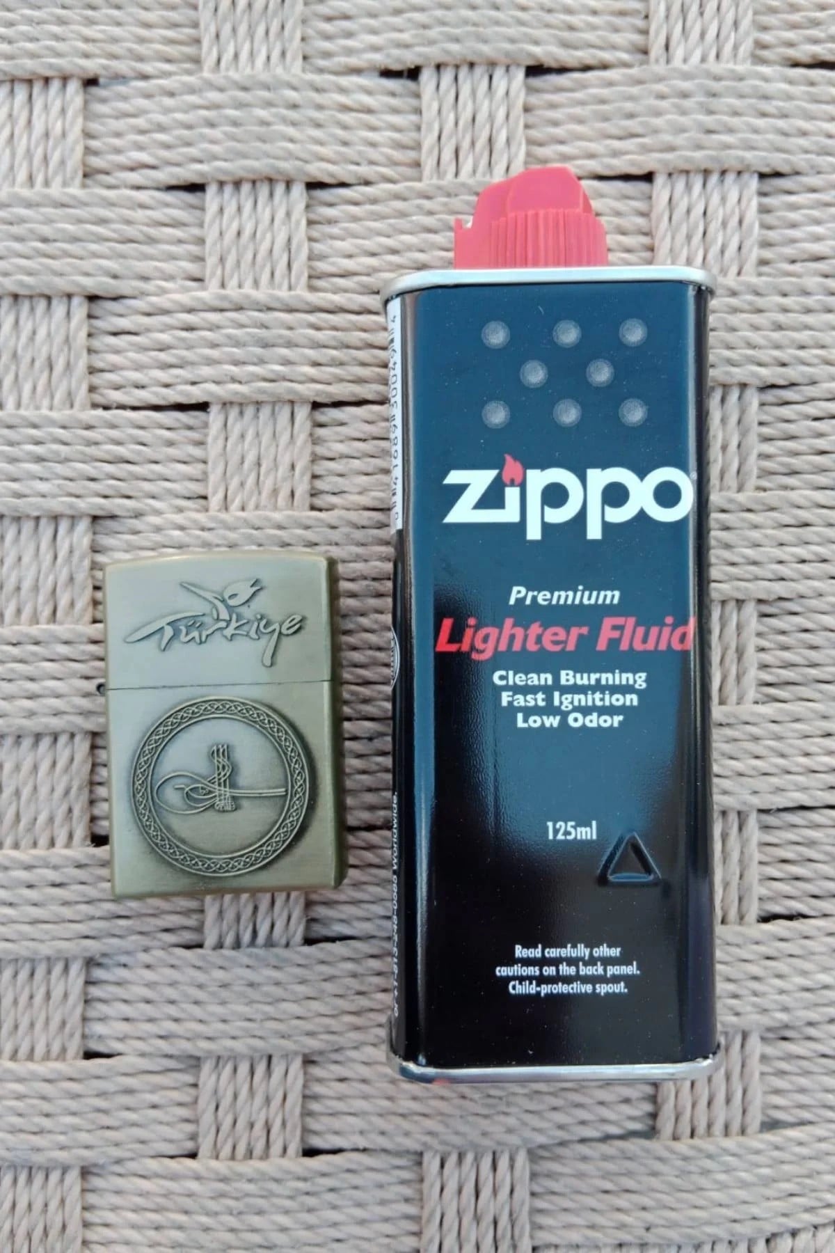 Ozel Tasarim Sari Renkli Turkiye Yazili Osmanli Tugrali Kabartmali Premium Zippo Cakmak