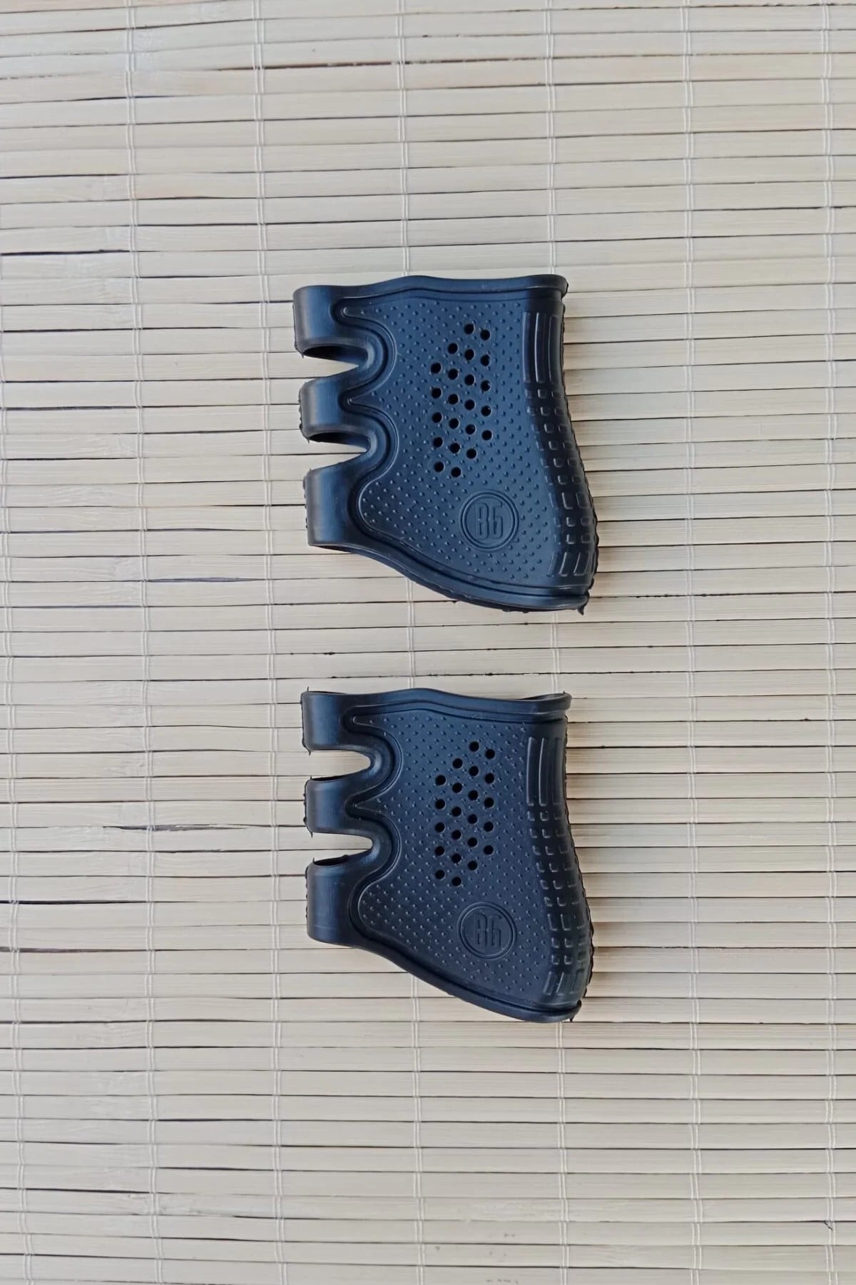 Siyah Renkli 9 Mm Tum Silahlara Uyumlu Black Grips Silikon Silah Kabzasi
