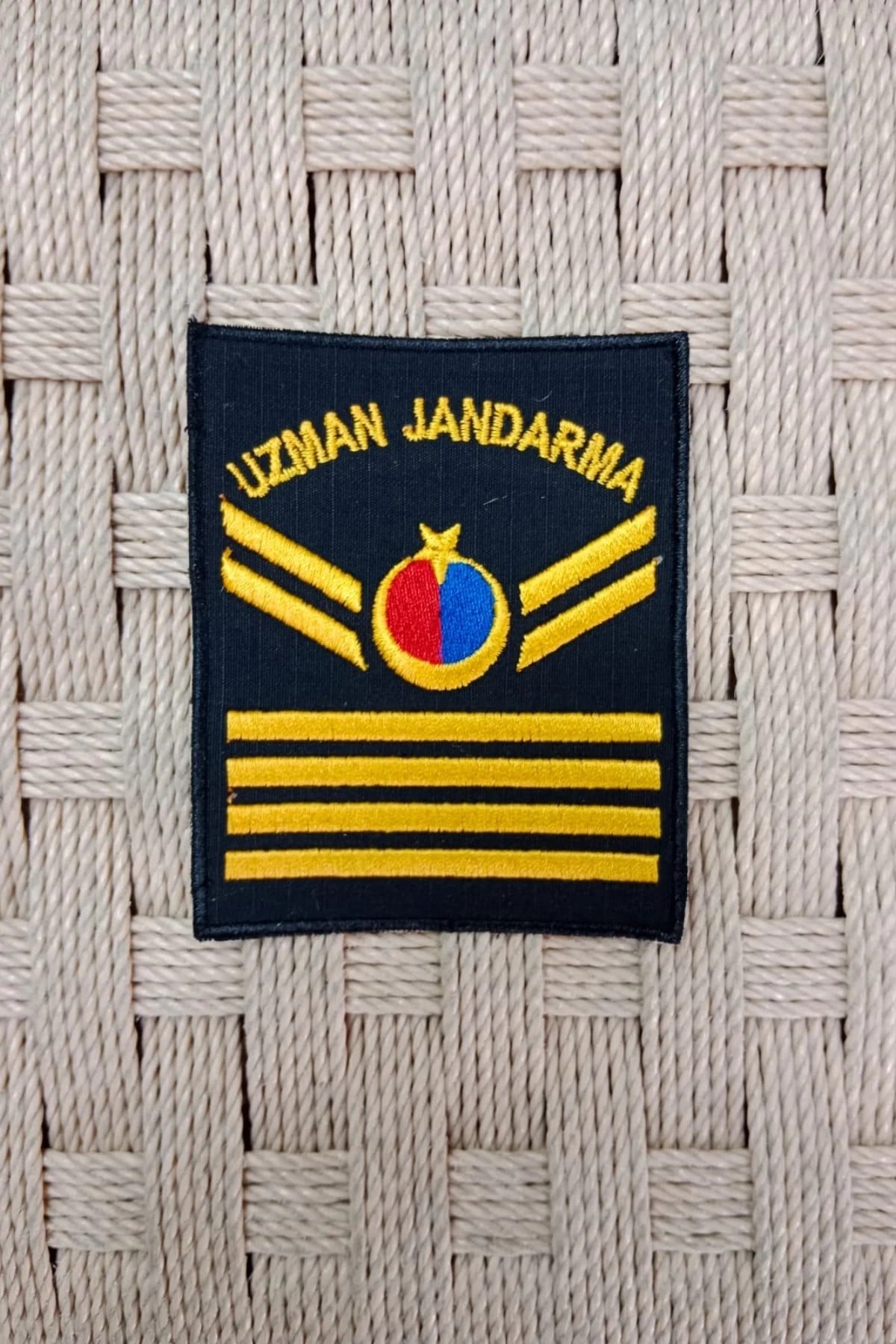 Uzman Jandarma 4 Kademe Siyah Zemin Harici Ve Dahili Bez Nakis Kol Rutbe