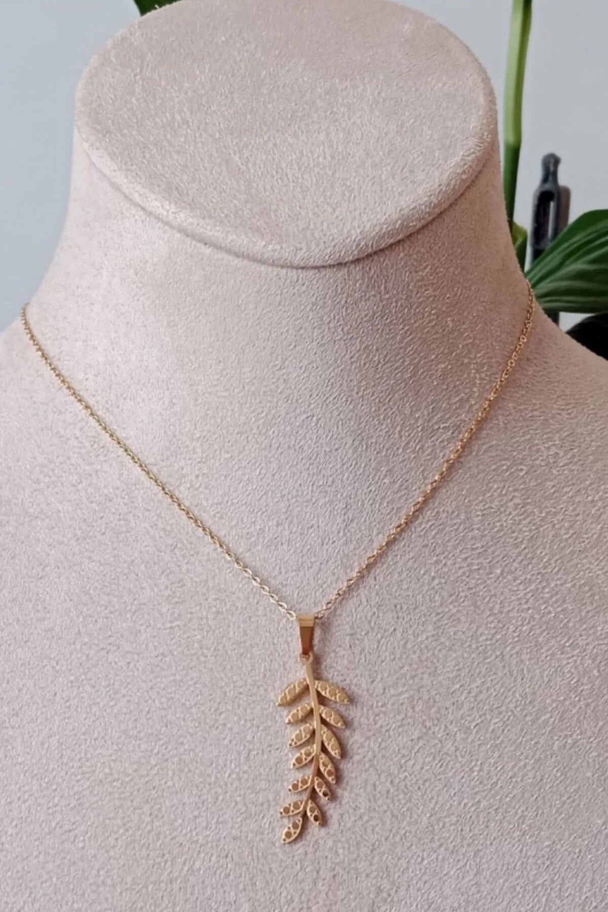 Yaprakli Tasarim İnce Gold Zincirli Altin Renkli Kaliteli Paslanmaz Celik Kolye Stainless Stell