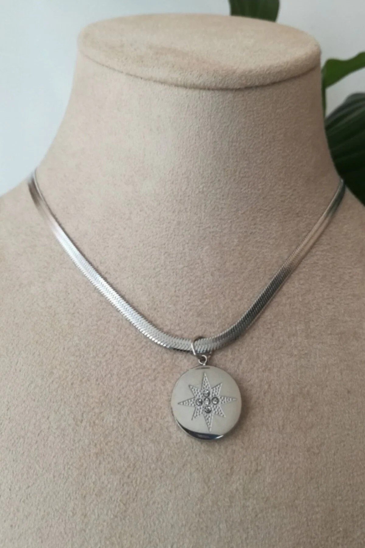 Yuvarlak Yildiz Tasarim İtalyan Zincirli Beyaz Tasli Gumus Renkli Kaliteli Paslanmaz Celik Kolye Stainless Stell