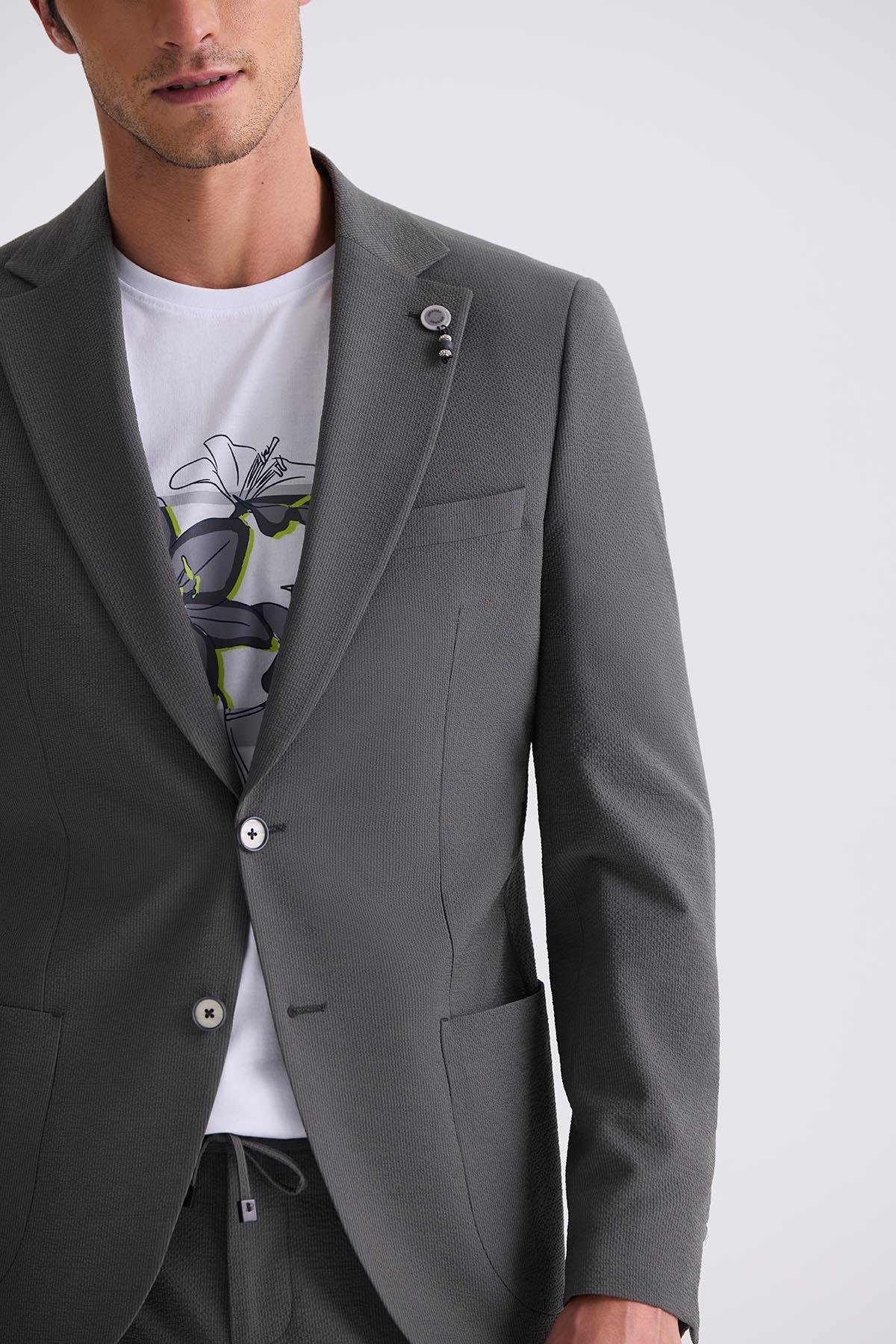 Dar Kalıp - Slim Fit Serili Takım Elbise-Jakamen  Sivri Yaka  Serili• Takım ElbiseJakamen