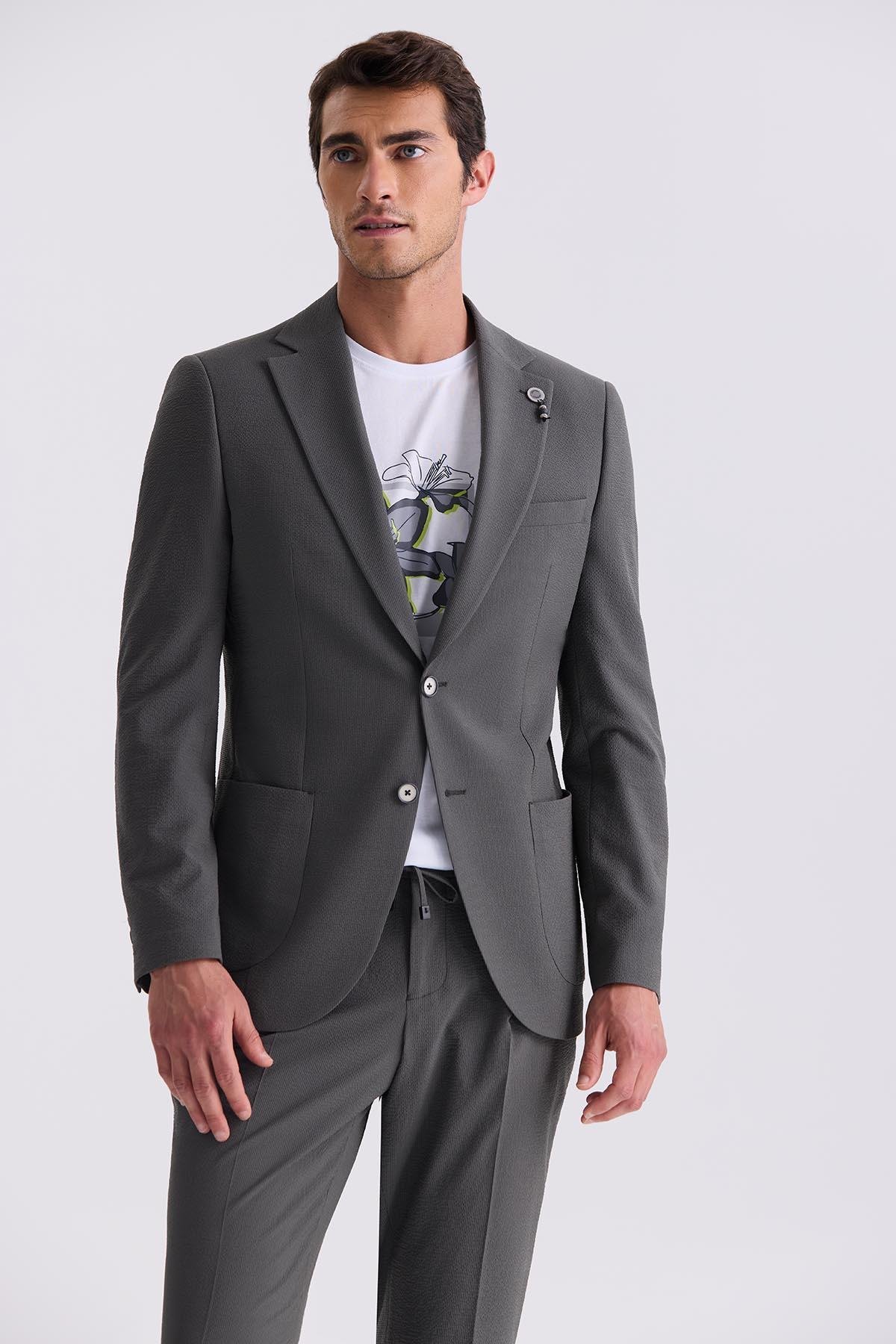 Dar Kalıp - Slim Fit Serili Takım Elbise-Jakamen  Sivri Yaka  Serili• Takım ElbiseJakamen