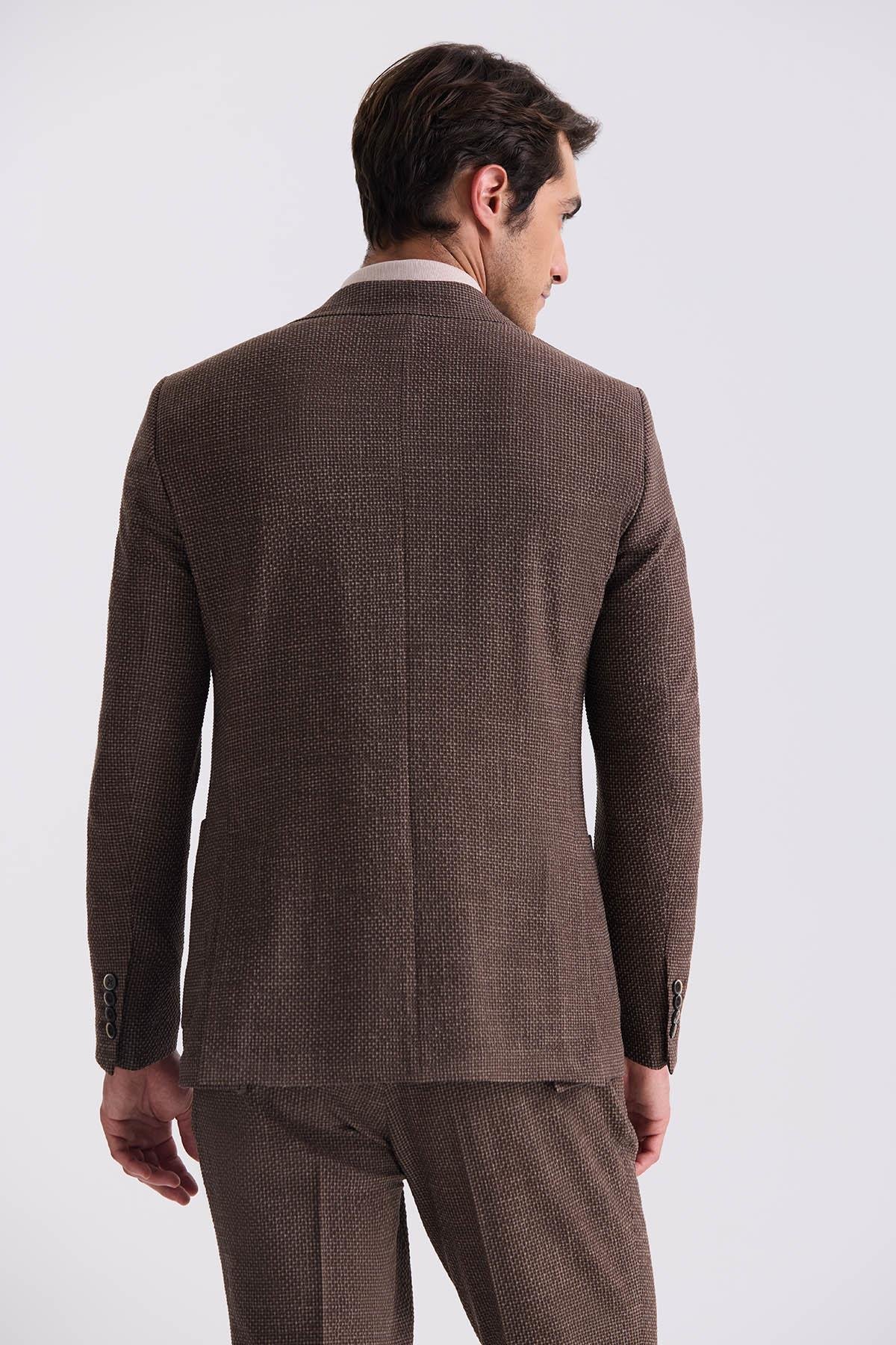Dar Kalıp - Slim Fit Serili Takım Elbise-Jakamen  Sivri Yaka  Serili• Takım ElbiseJakamen