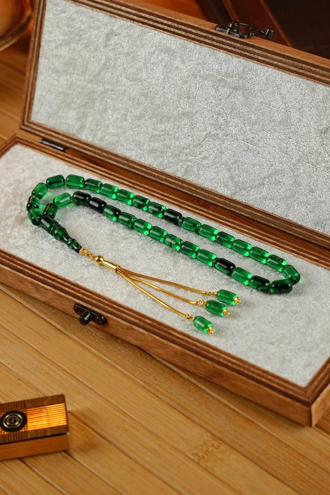 Gümüş Gold Tasarım Kapsül Model Yeşil Hareli Ateş-i Sıkma Kehribar Tesbih