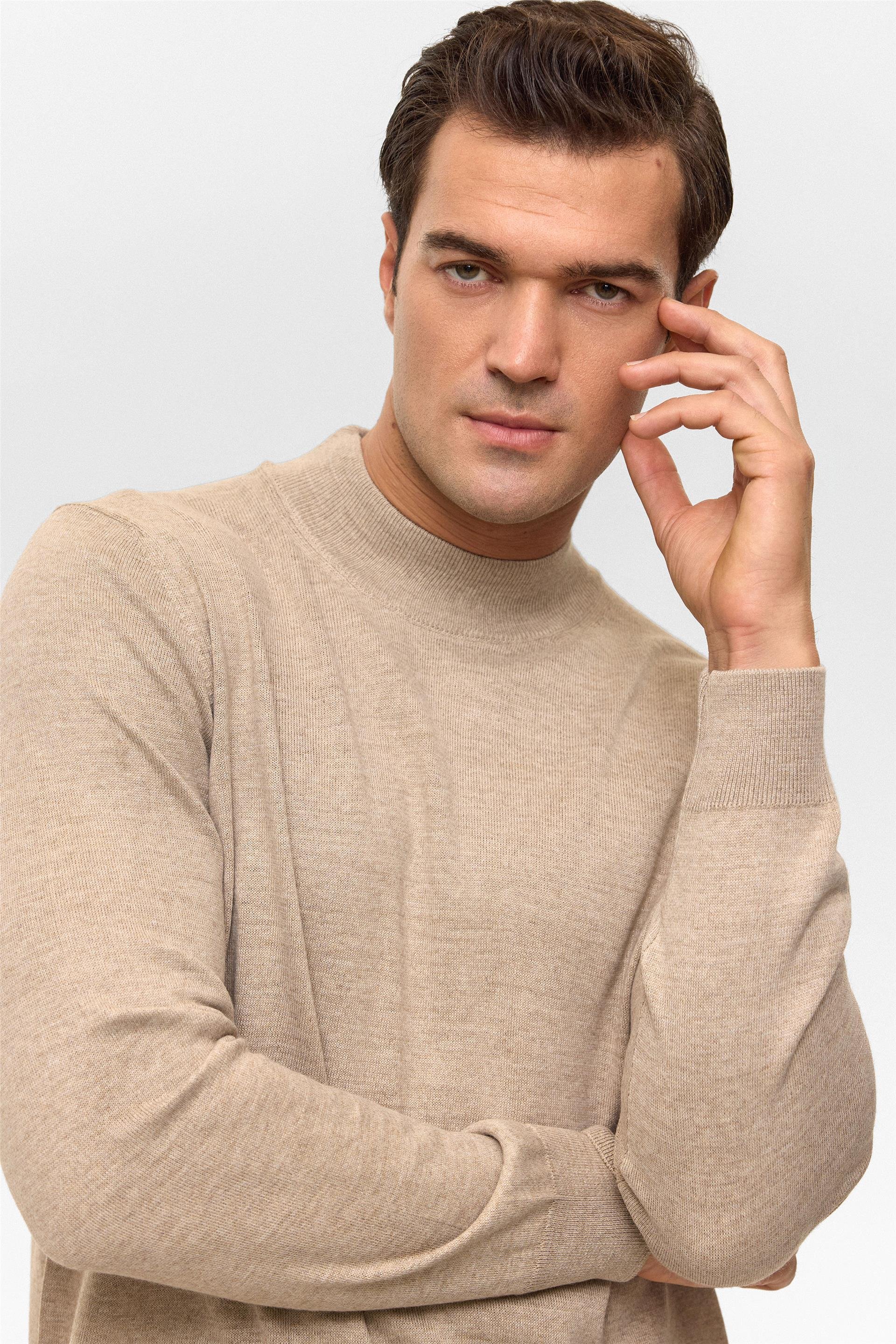 Bej Regular Düz Yarım Balıkçı Yaka Triko Kazak