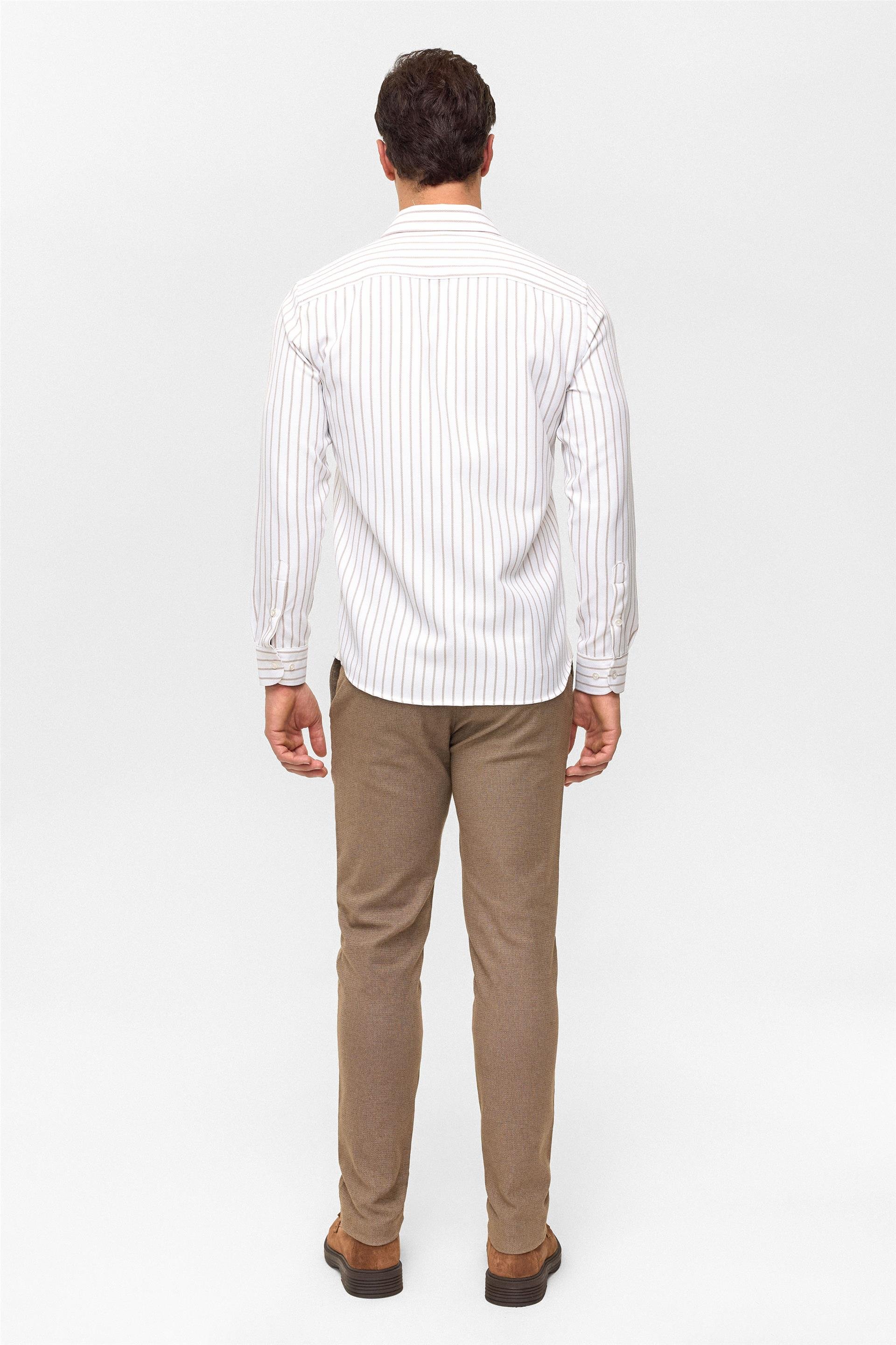 Bej Slim Çizgili Klasik Yaka Gömlek