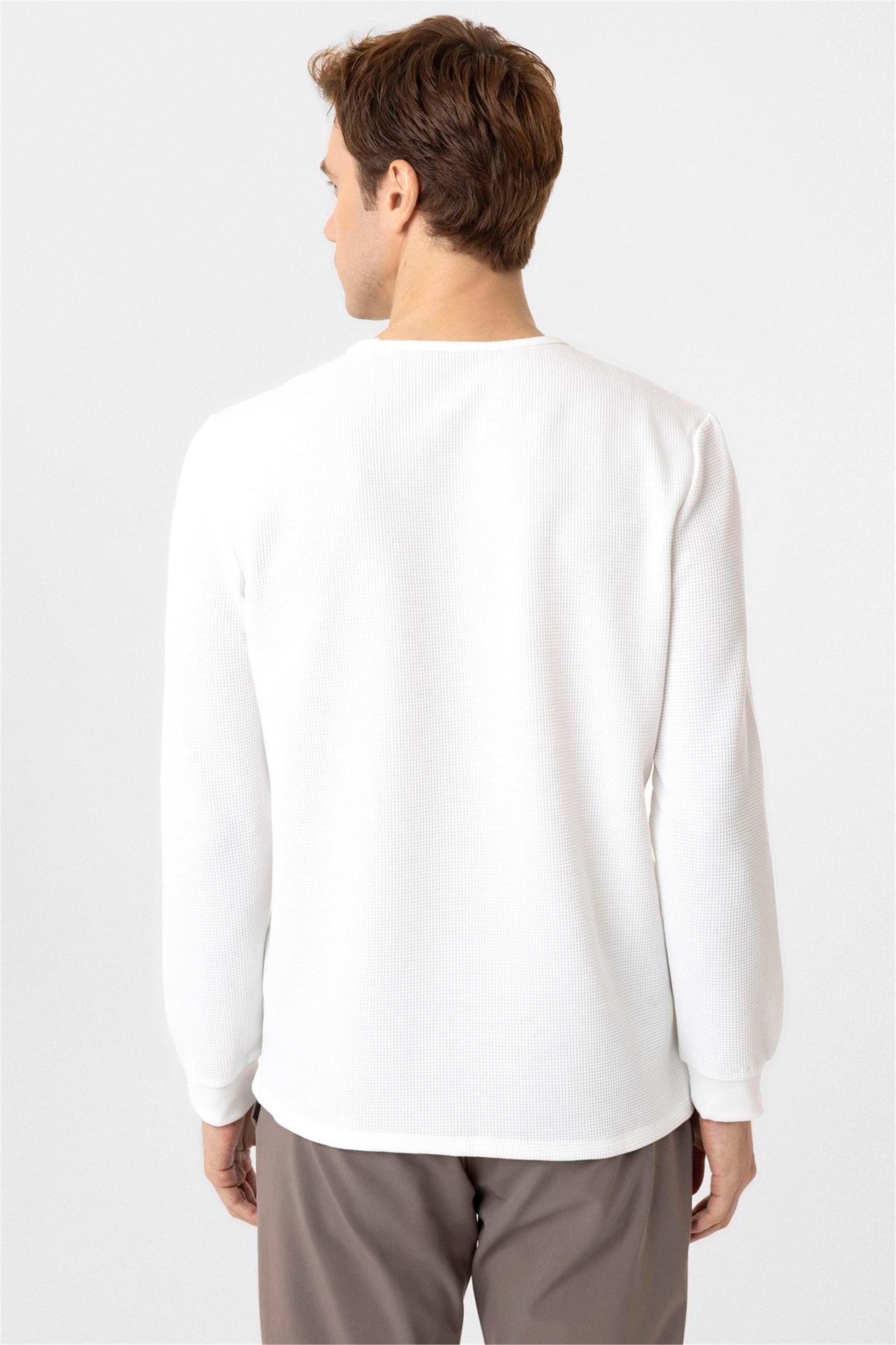 Beyaz Slim Armürlü O Yaka Triko