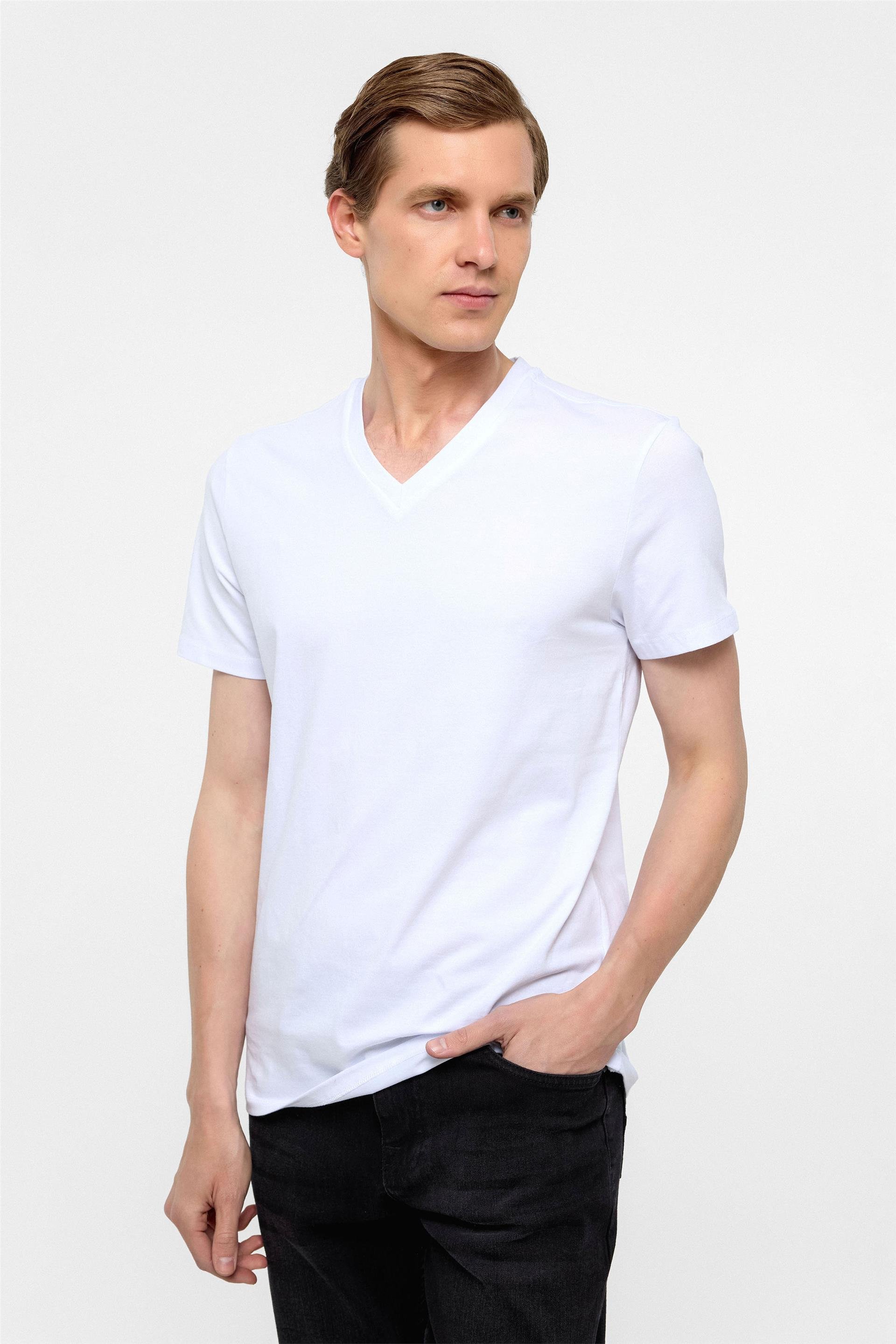 Beyaz Slim Fit Düz V Yaka Tişört