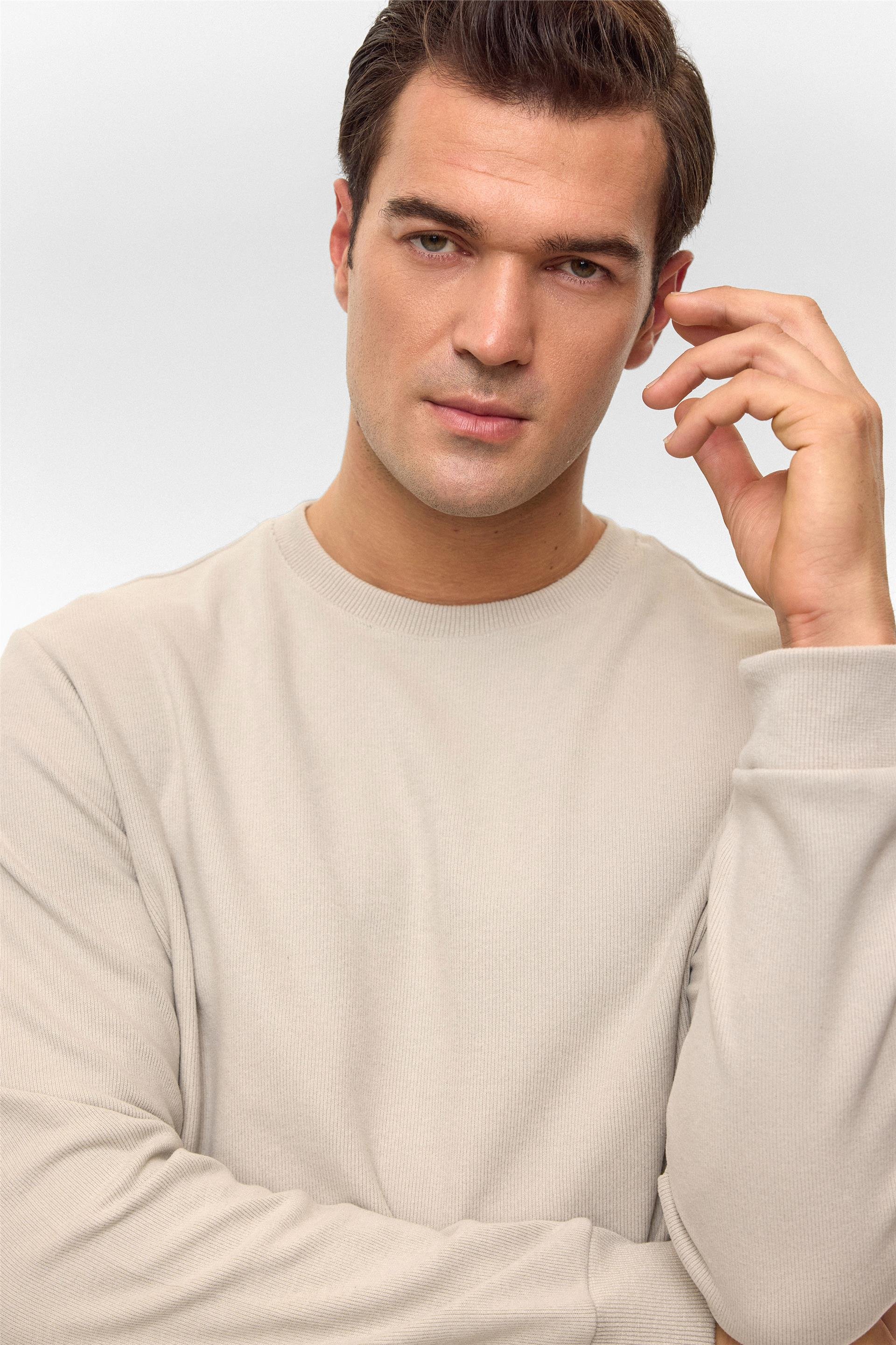 Ekru Regular Düz Bisiklet Yaka Sweatshirt