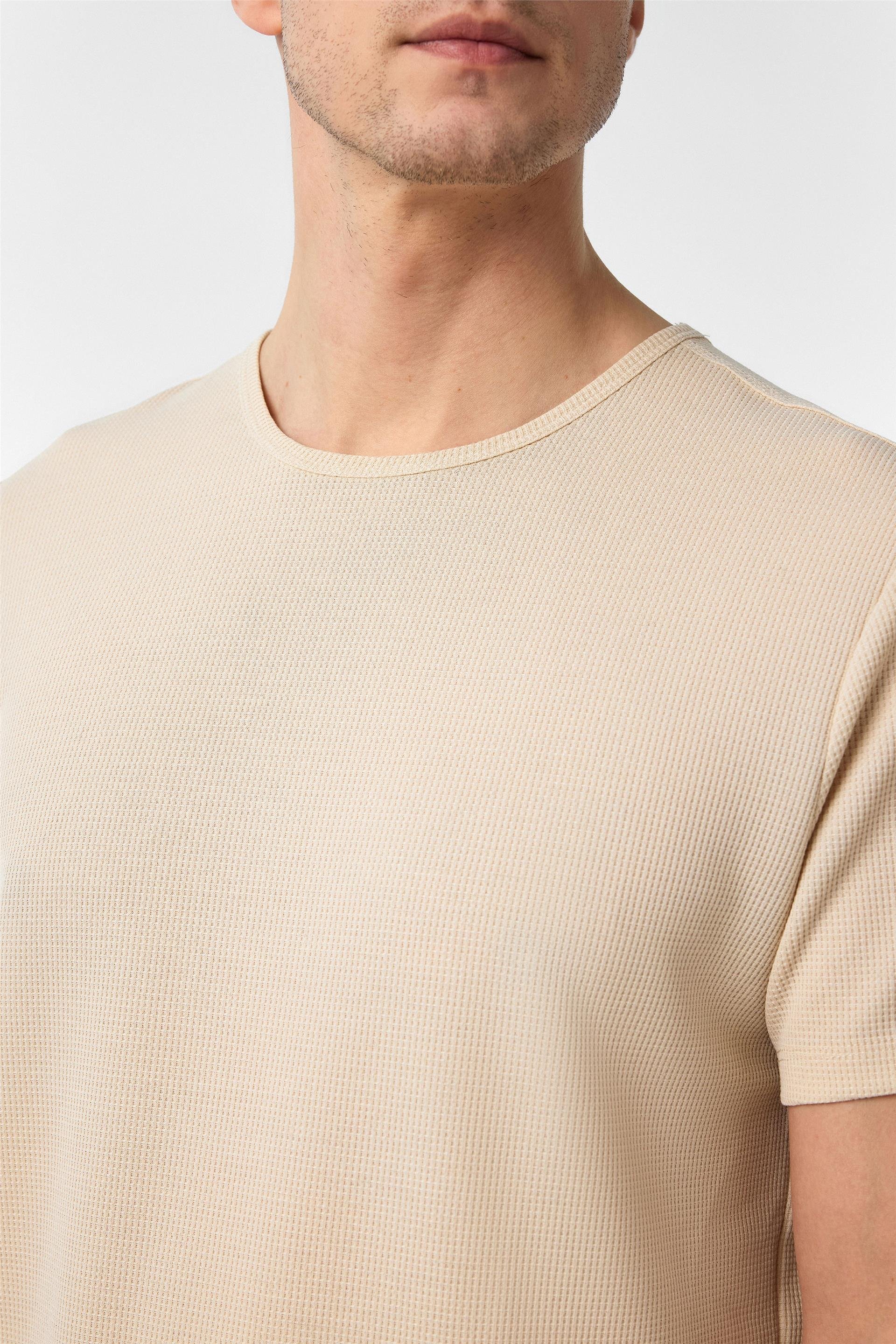 Ekru Slim Armürlü O Yaka Tişört