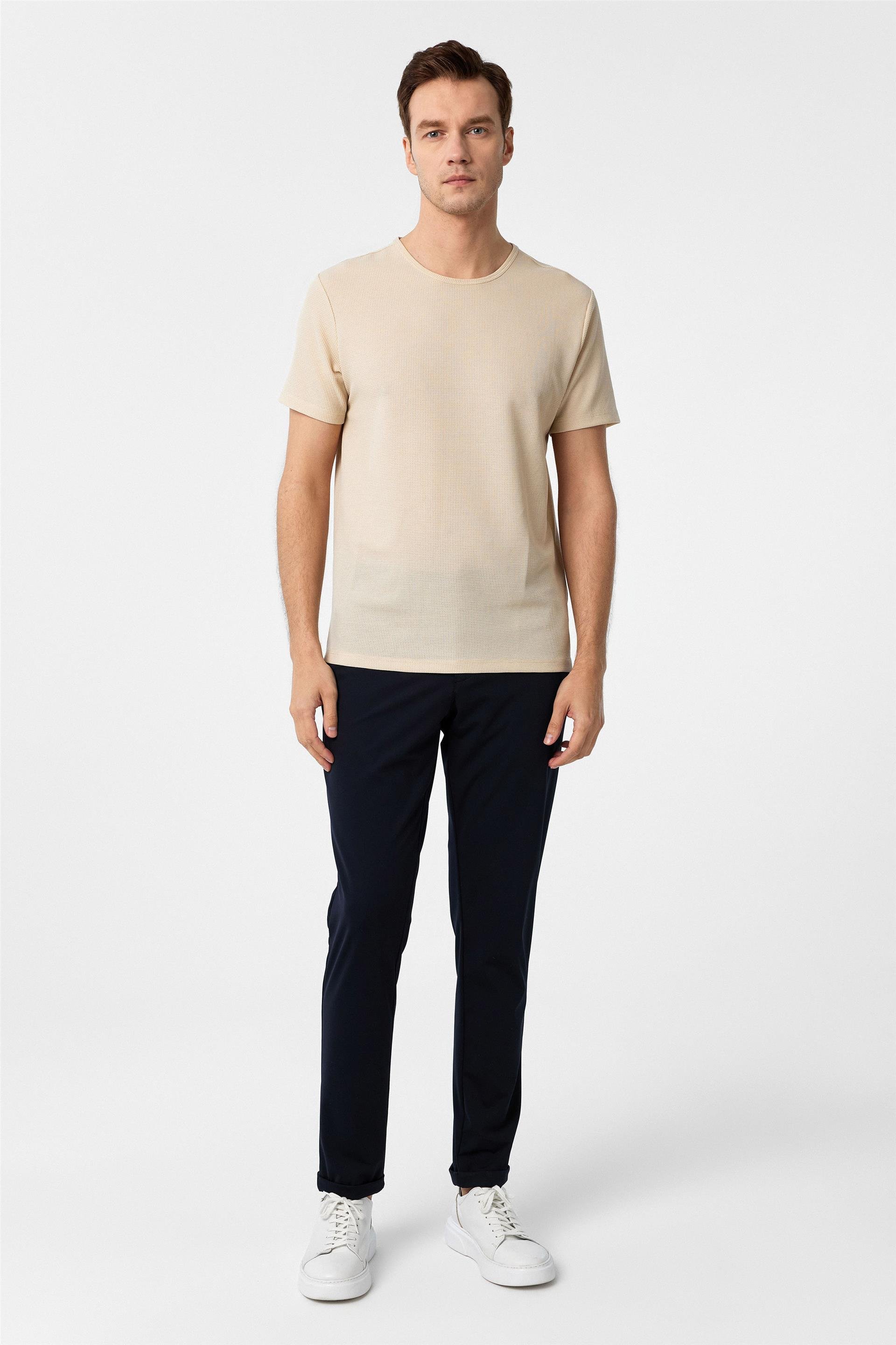 Ekru Slim Armürlü O Yaka Tişört