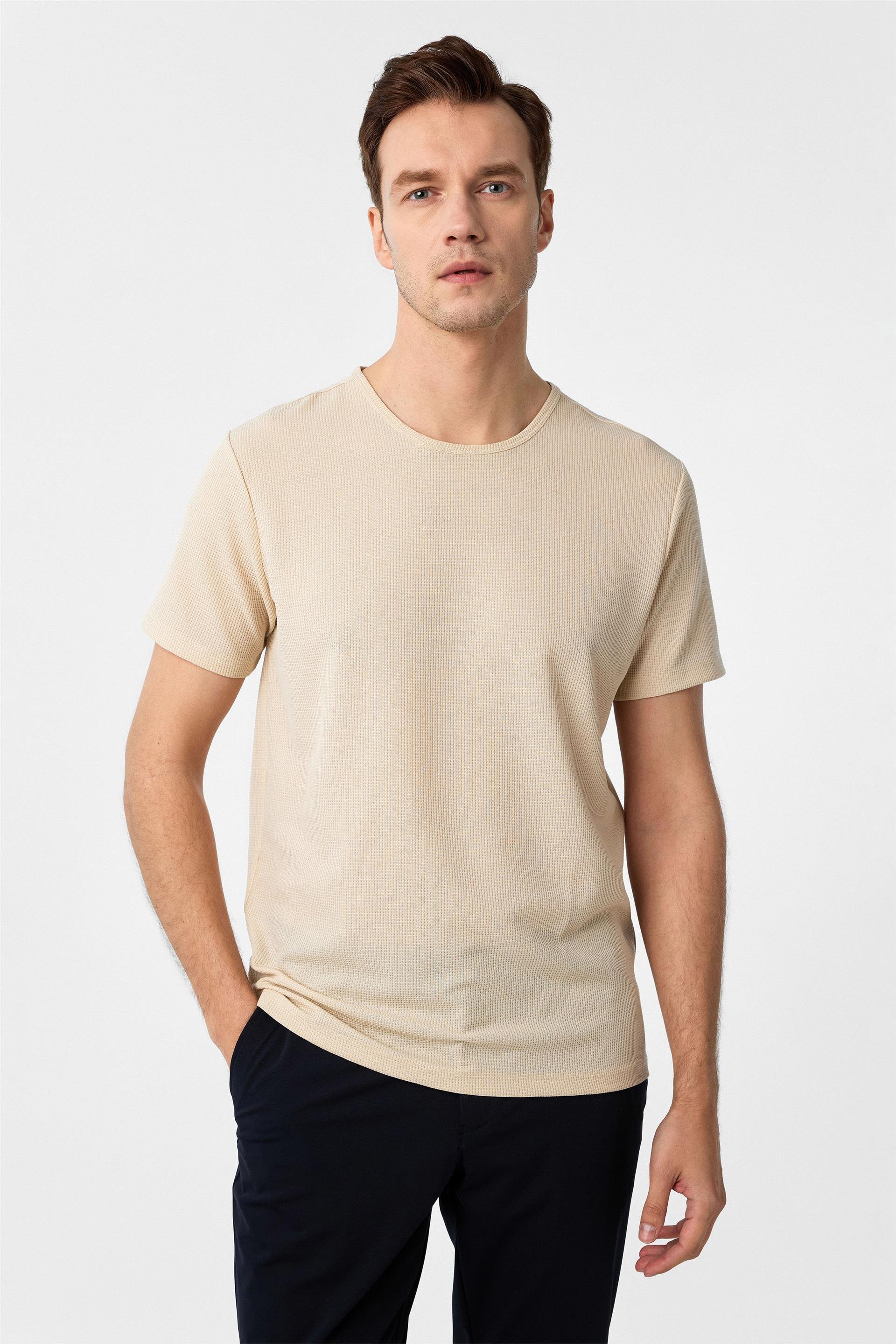 Ekru Slim Armürlü O Yaka Tişört