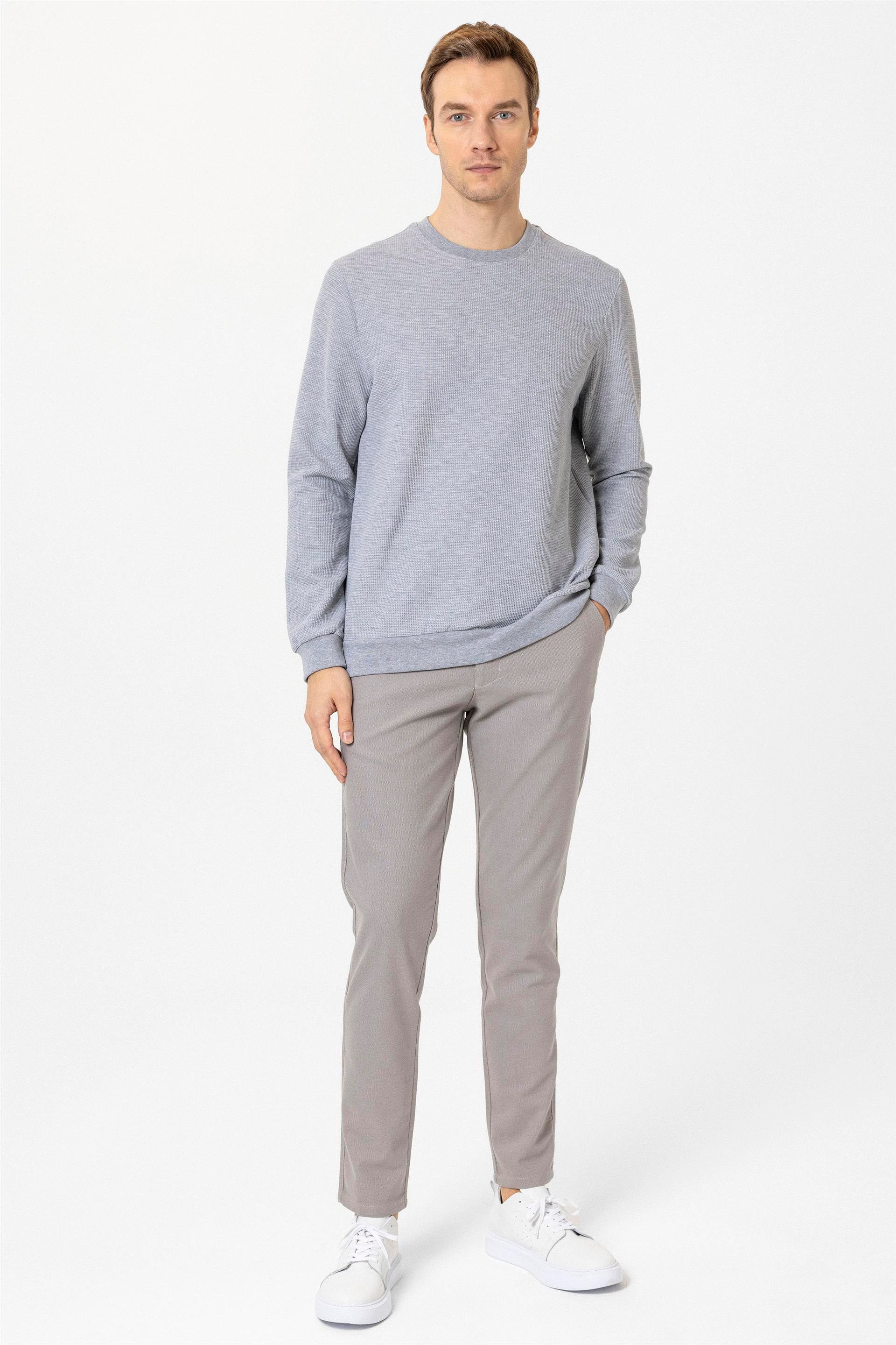 Gri Regular Armürlü O Yaka Triko