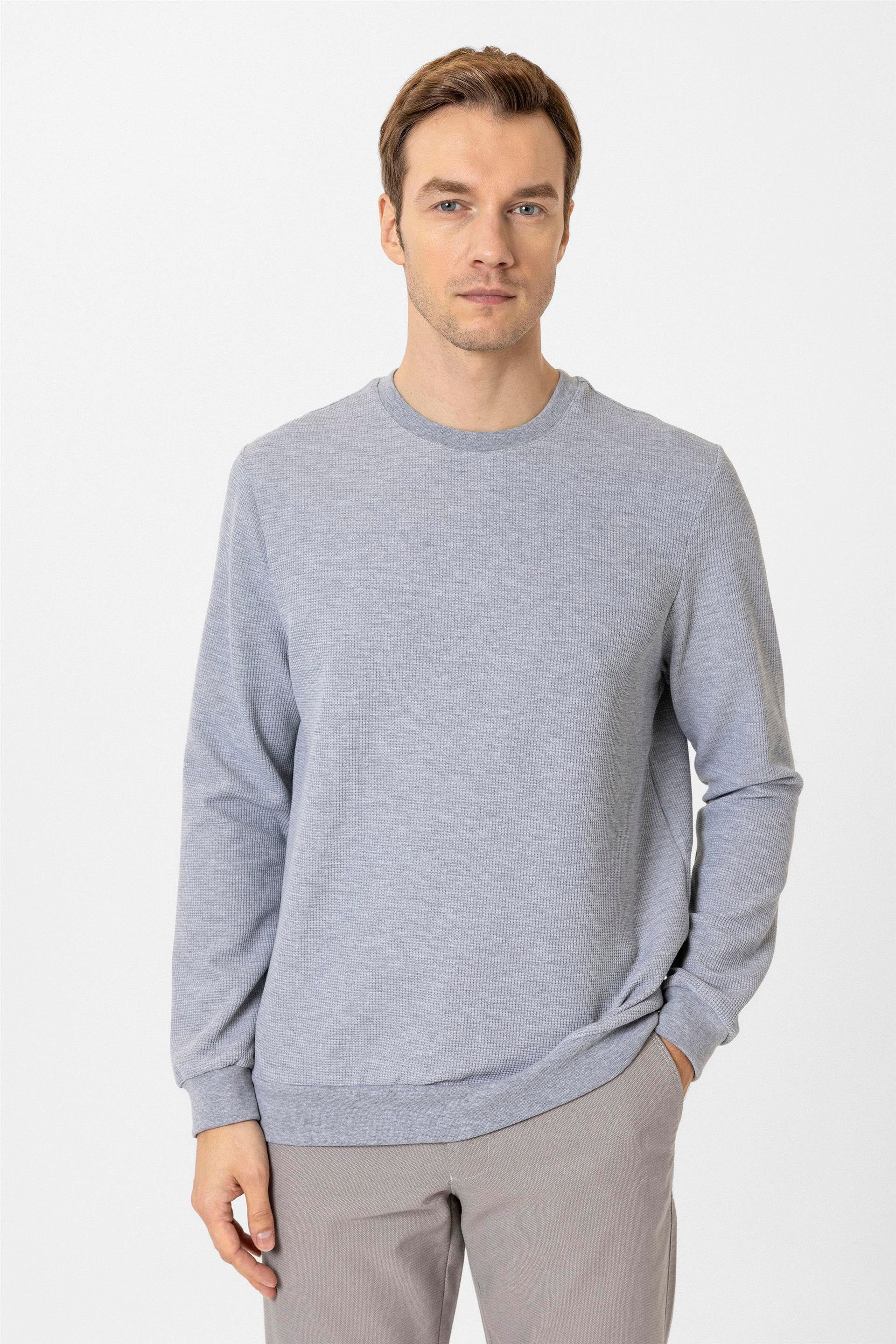 Gri Regular Armürlü O Yaka Triko