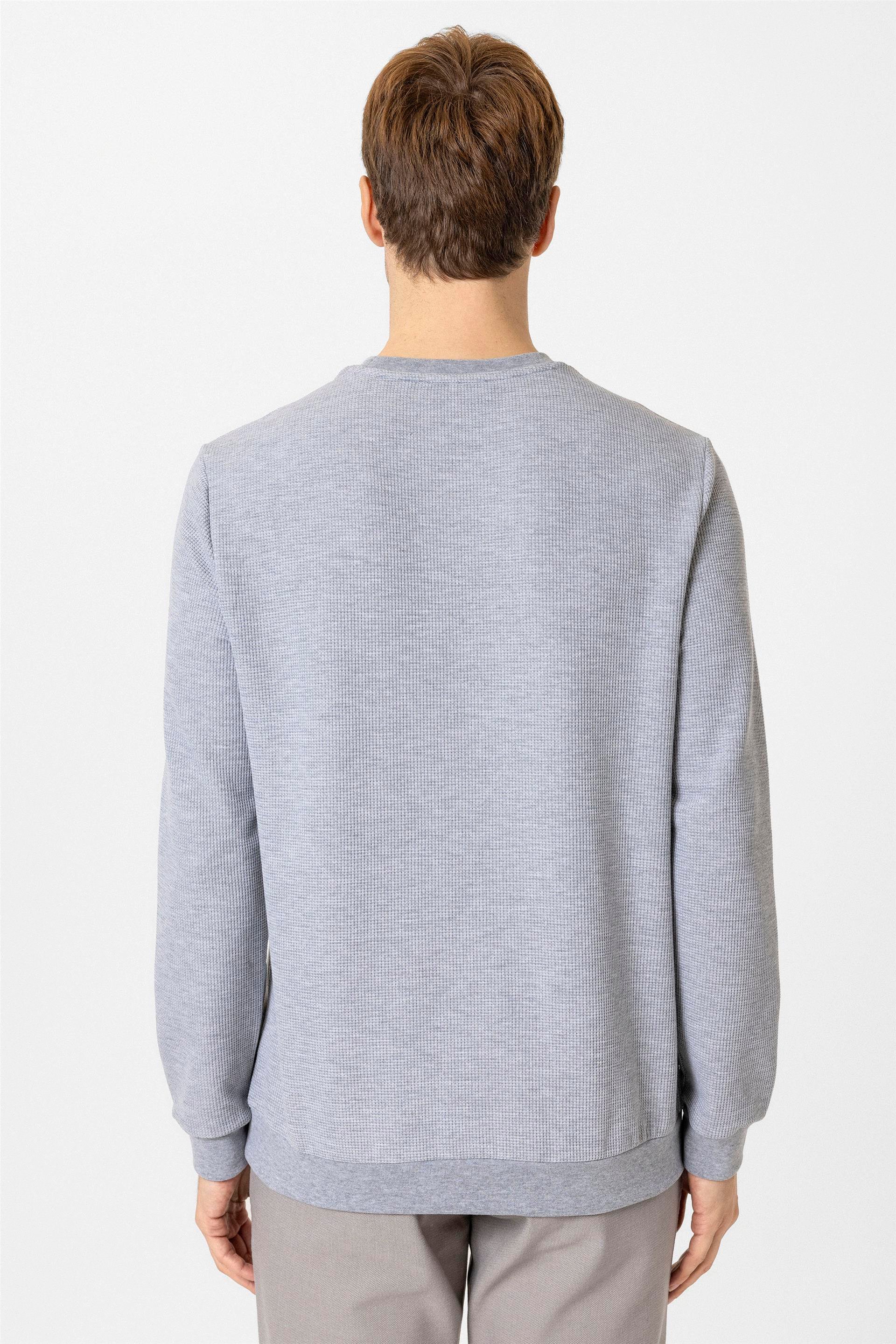 Gri Regular Armürlü O Yaka Triko