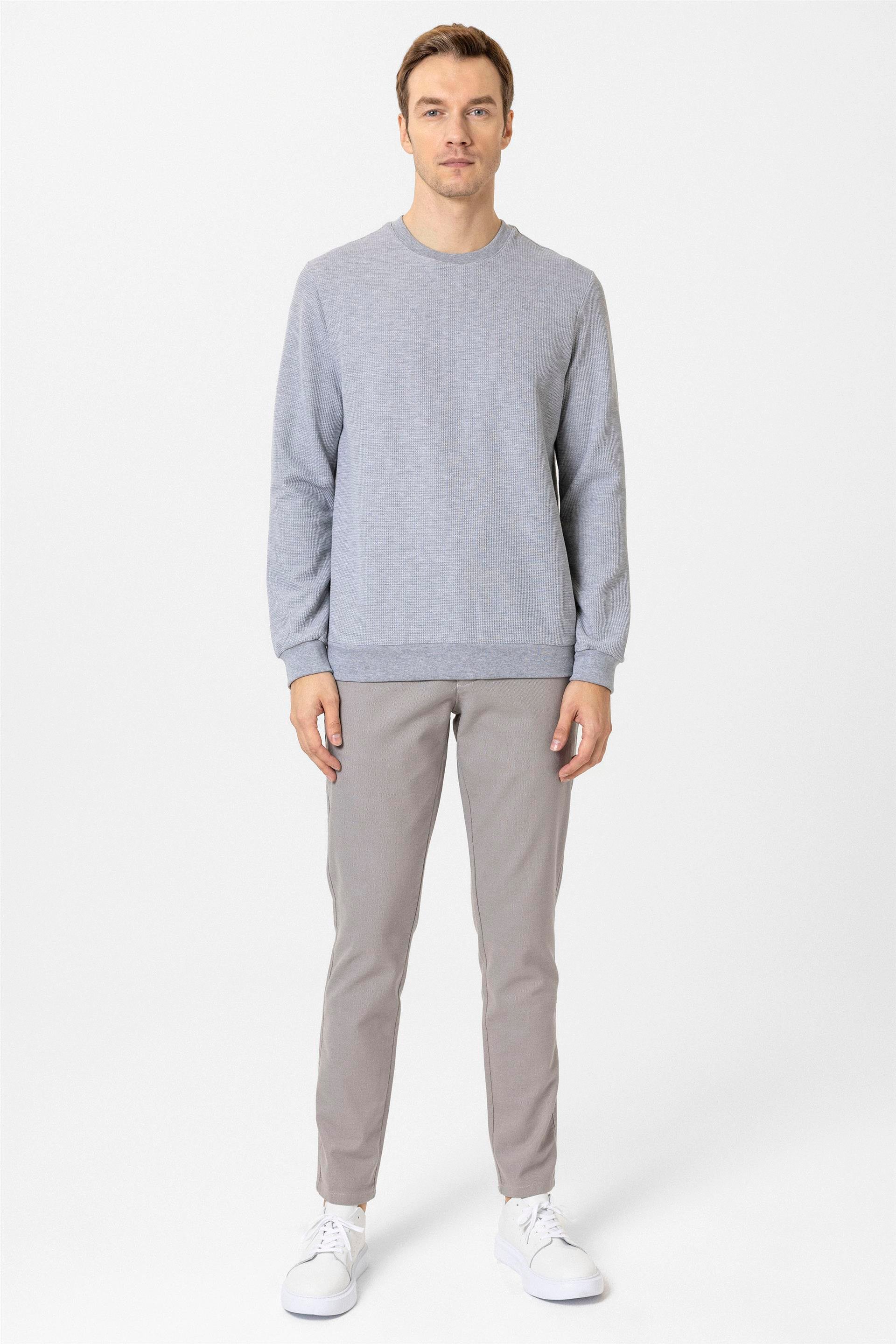 Gri Regular Armürlü O Yaka Triko