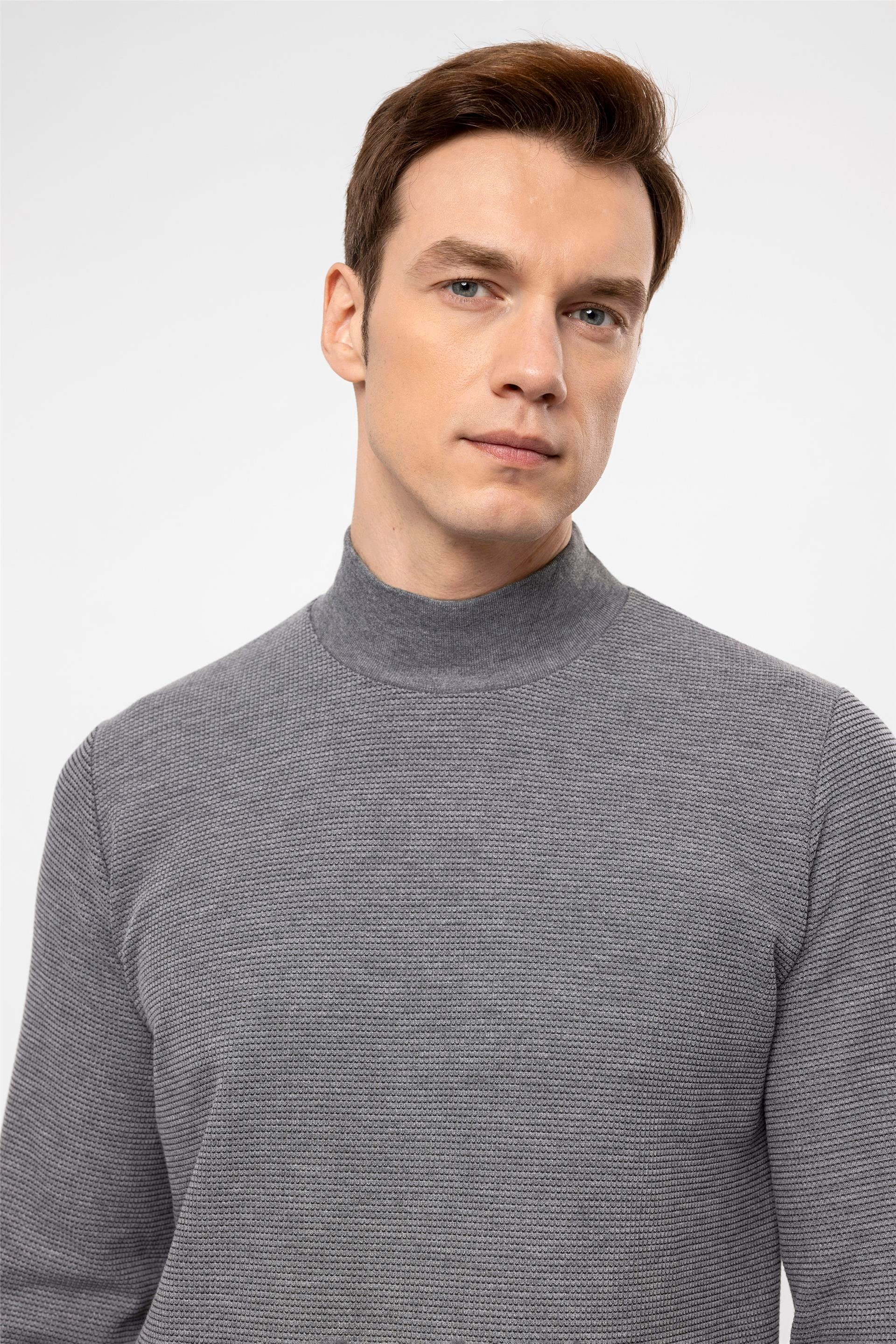Gri Regular Kapitone Yarım Balıkçı Yaka  Sweatshirt