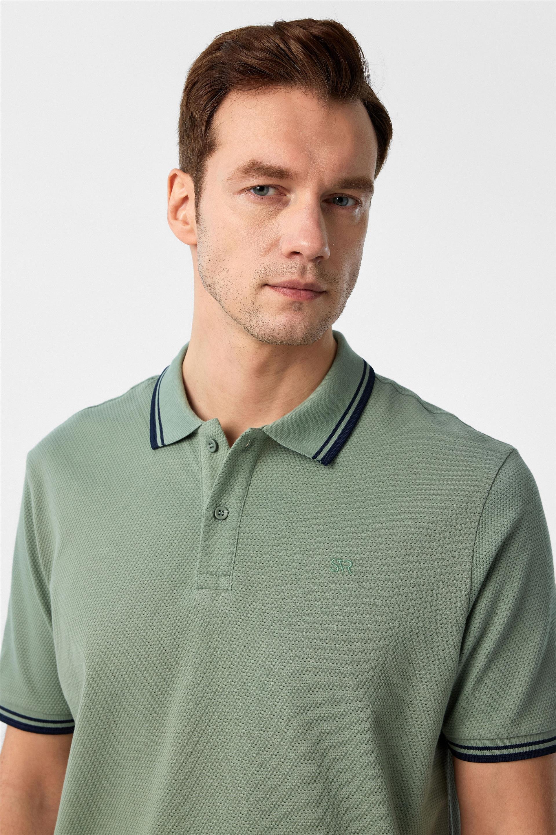 Koyu Yeşil Regular Armürlü Polo Yaka Tişört