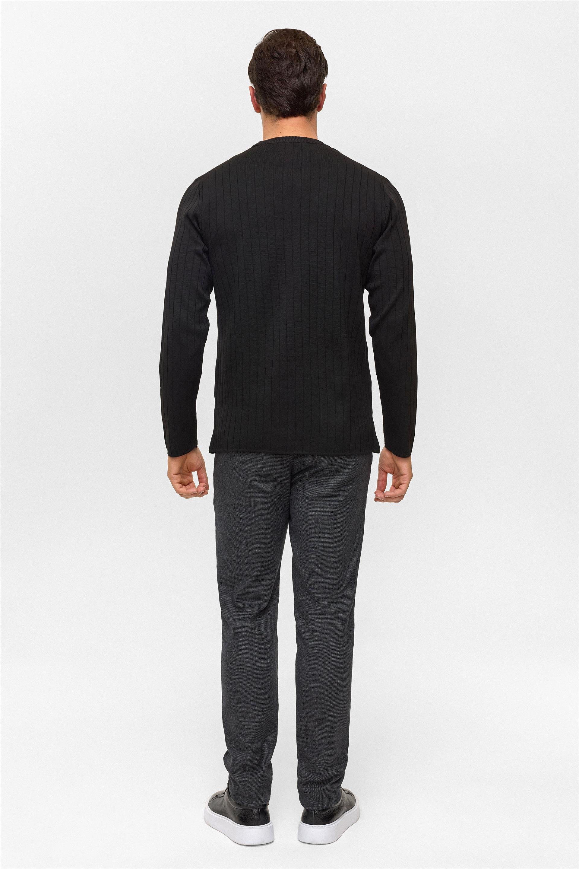 Siyah Regular Desenli Bisiklet Yaka Triko Kazak