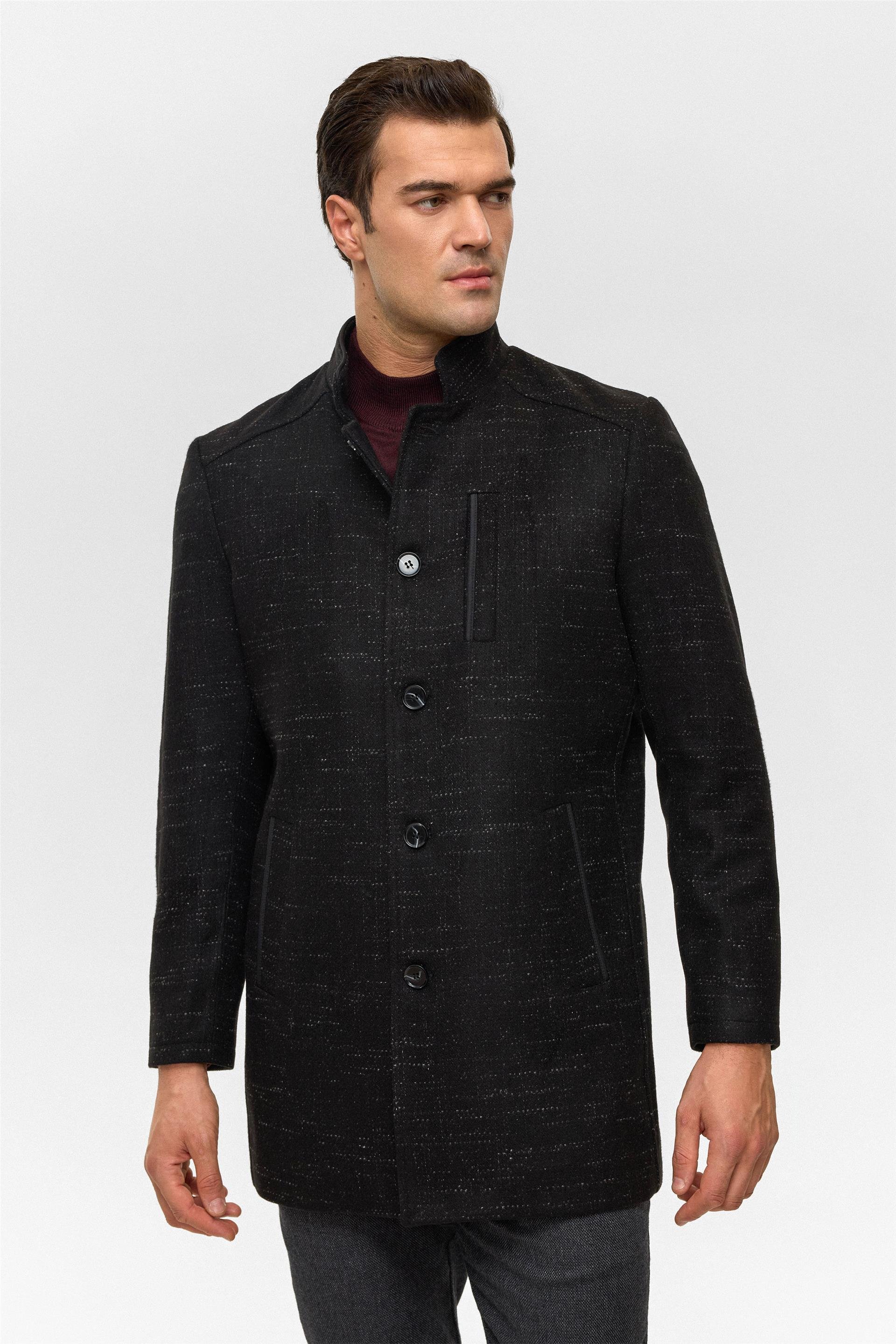 Siyah Regular Desenli Hakim Yaka Kaban