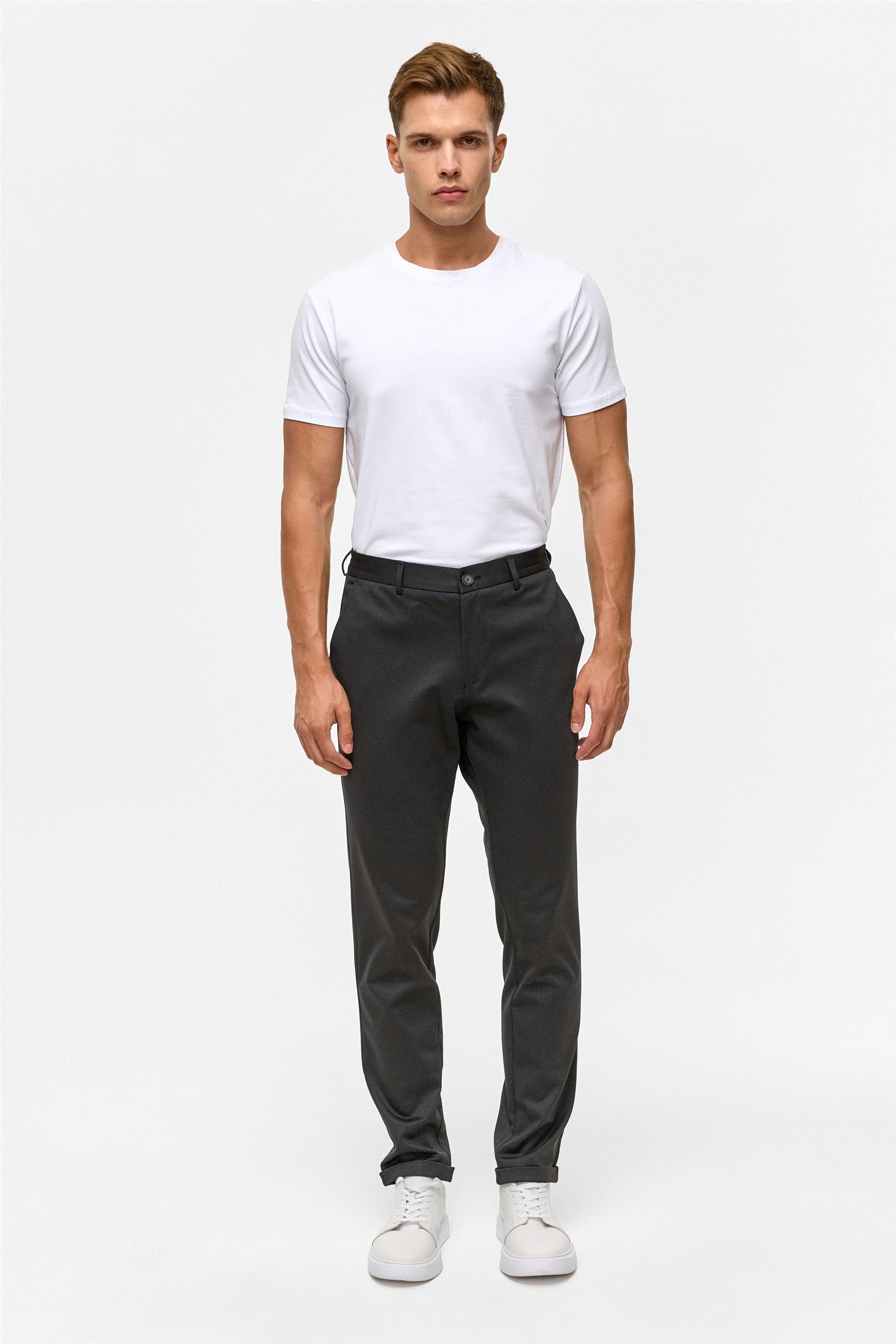 Siyah Slim Armürlü Jogger Pantolon