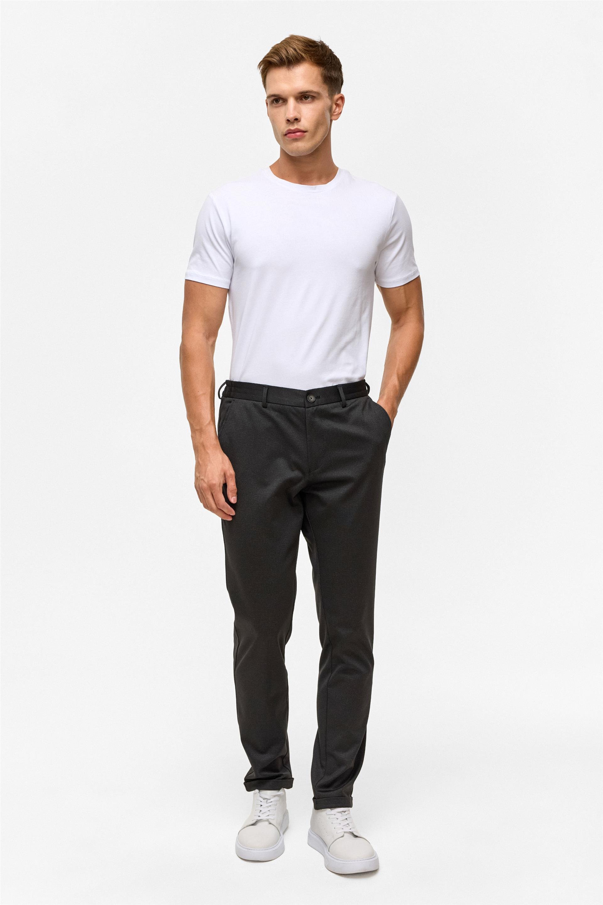 Siyah Slim Armürlü Jogger Pantolon