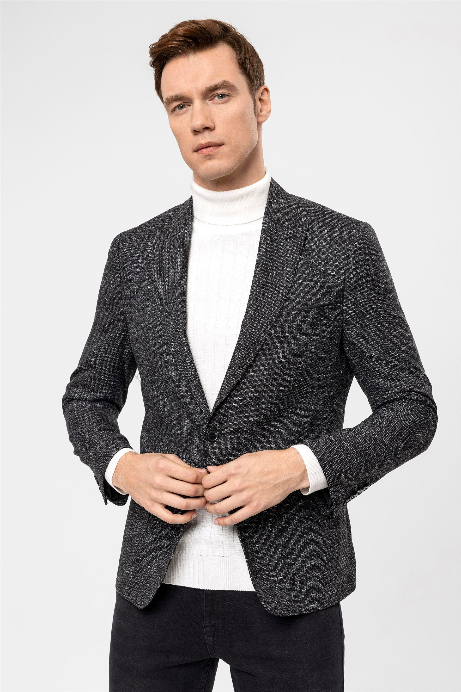 Siyah Slim Armürlü Sivri Yaka 6 Drop                                                       Ceket