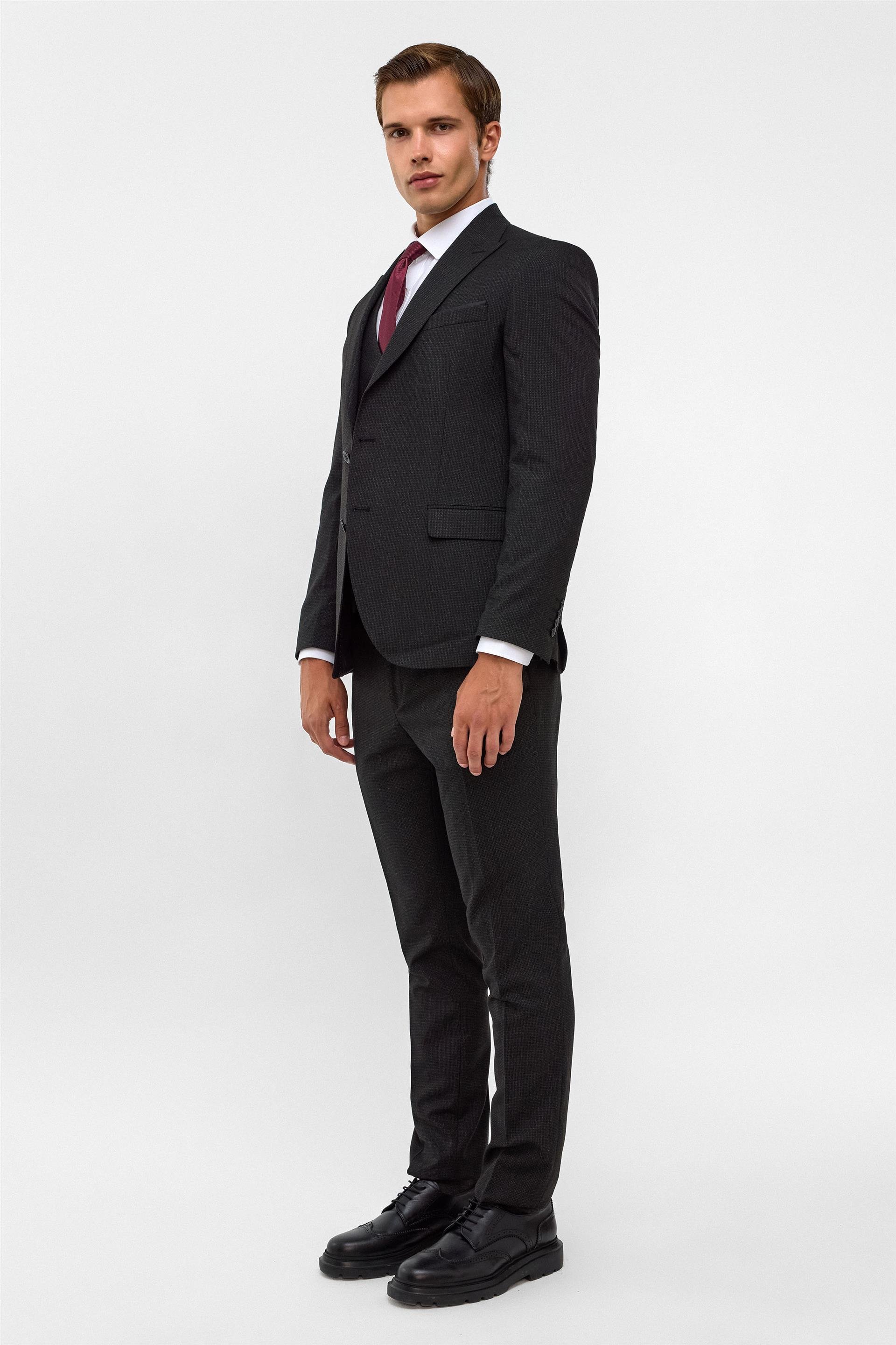 Siyah Slim Desenli Sivri Yaka 6 Drop Yelekli Takım Elbise