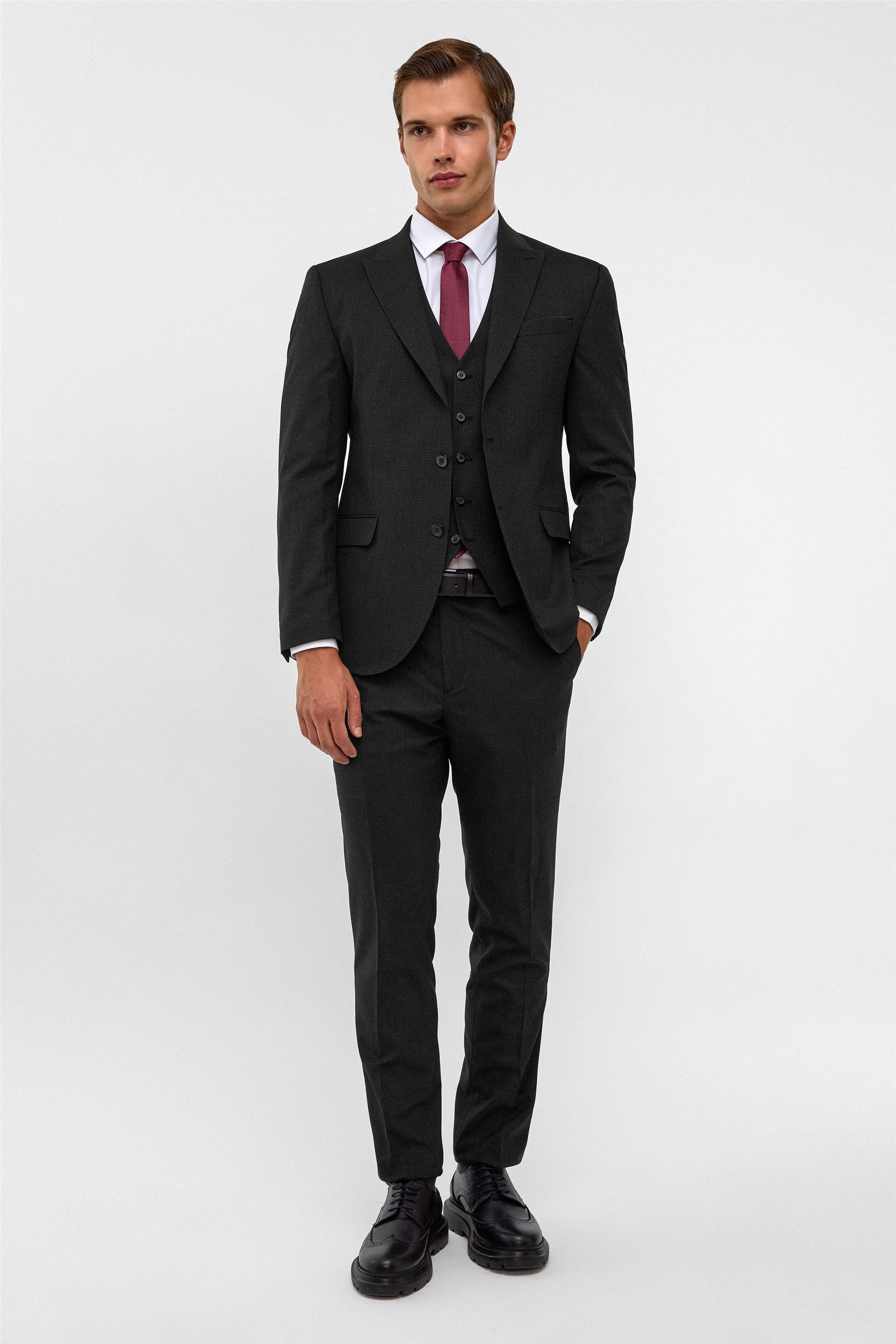 Siyah Slim Desenli Sivri Yaka 6 Drop Yelekli Takım Elbise