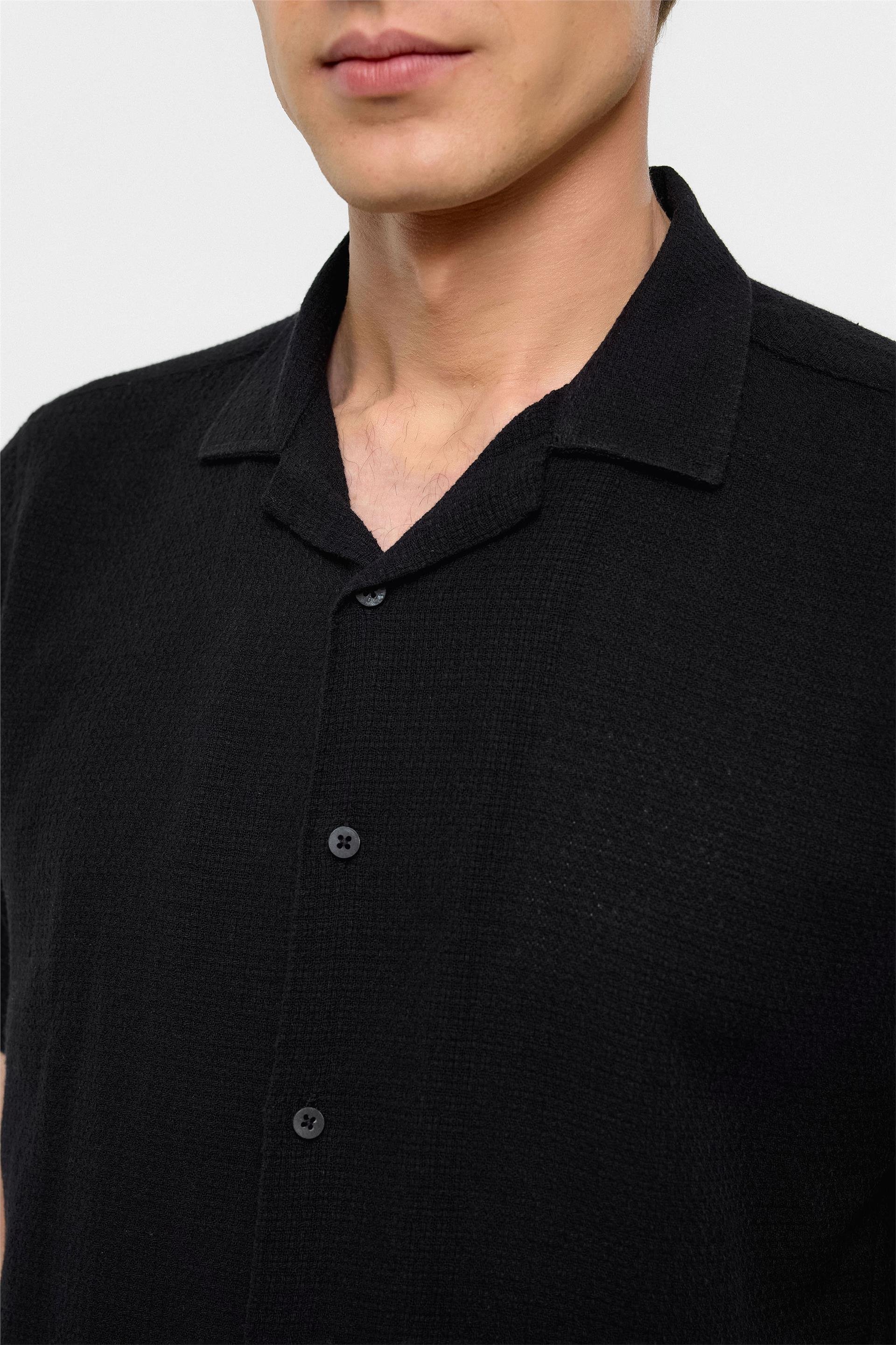 Siyah Slim Fit Düz Apaş Yaka Gömlek