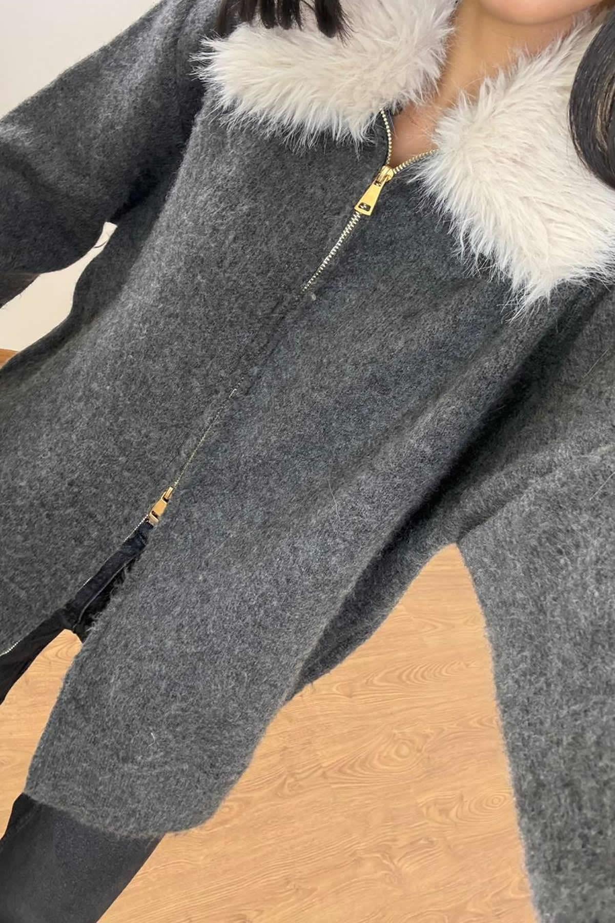 KÜRK YAKALI ÇİFT FERMUARLI HIRKA - GRİ