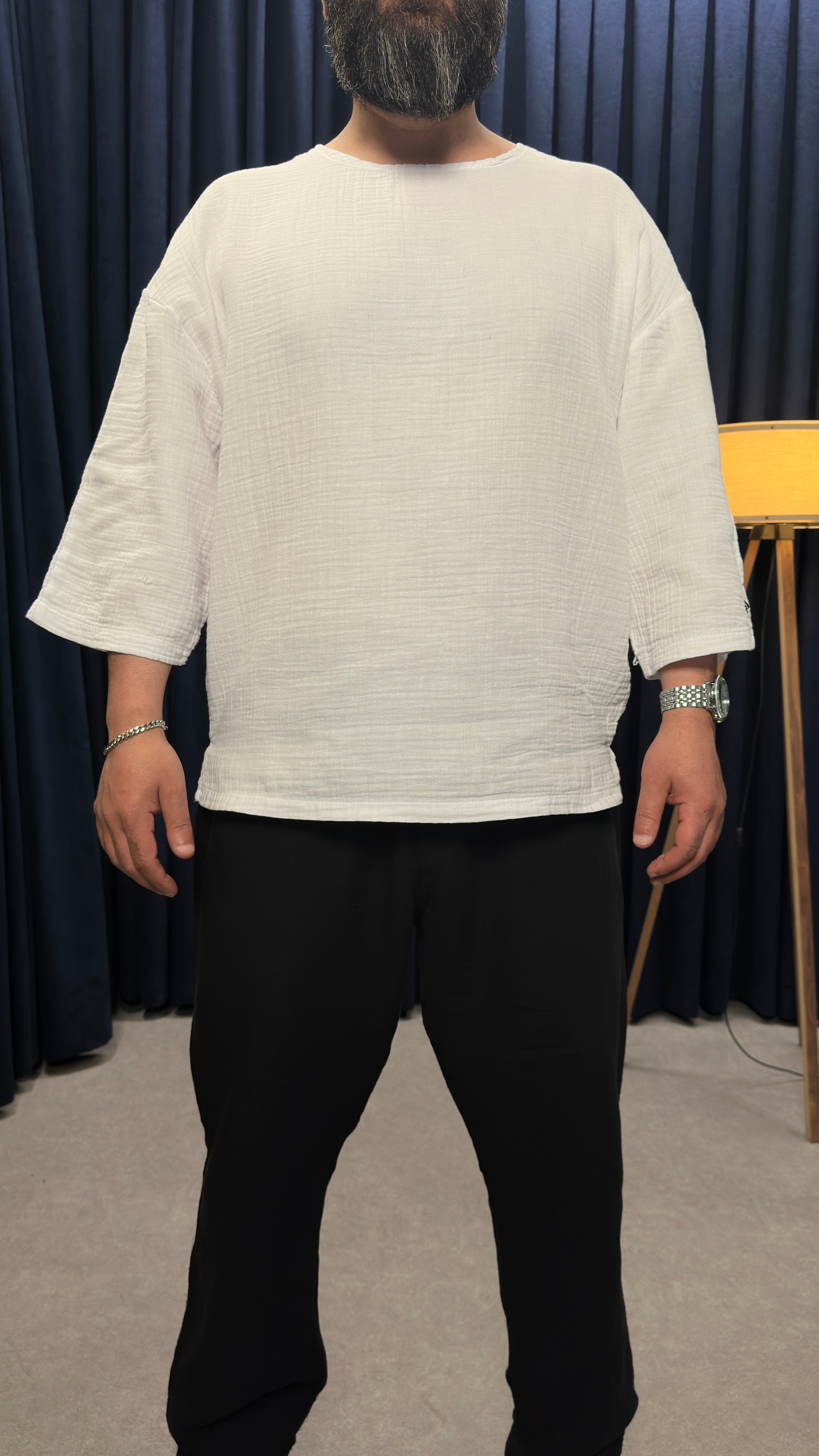 Oversize Fakirkol Beyaz Müslin Tişört