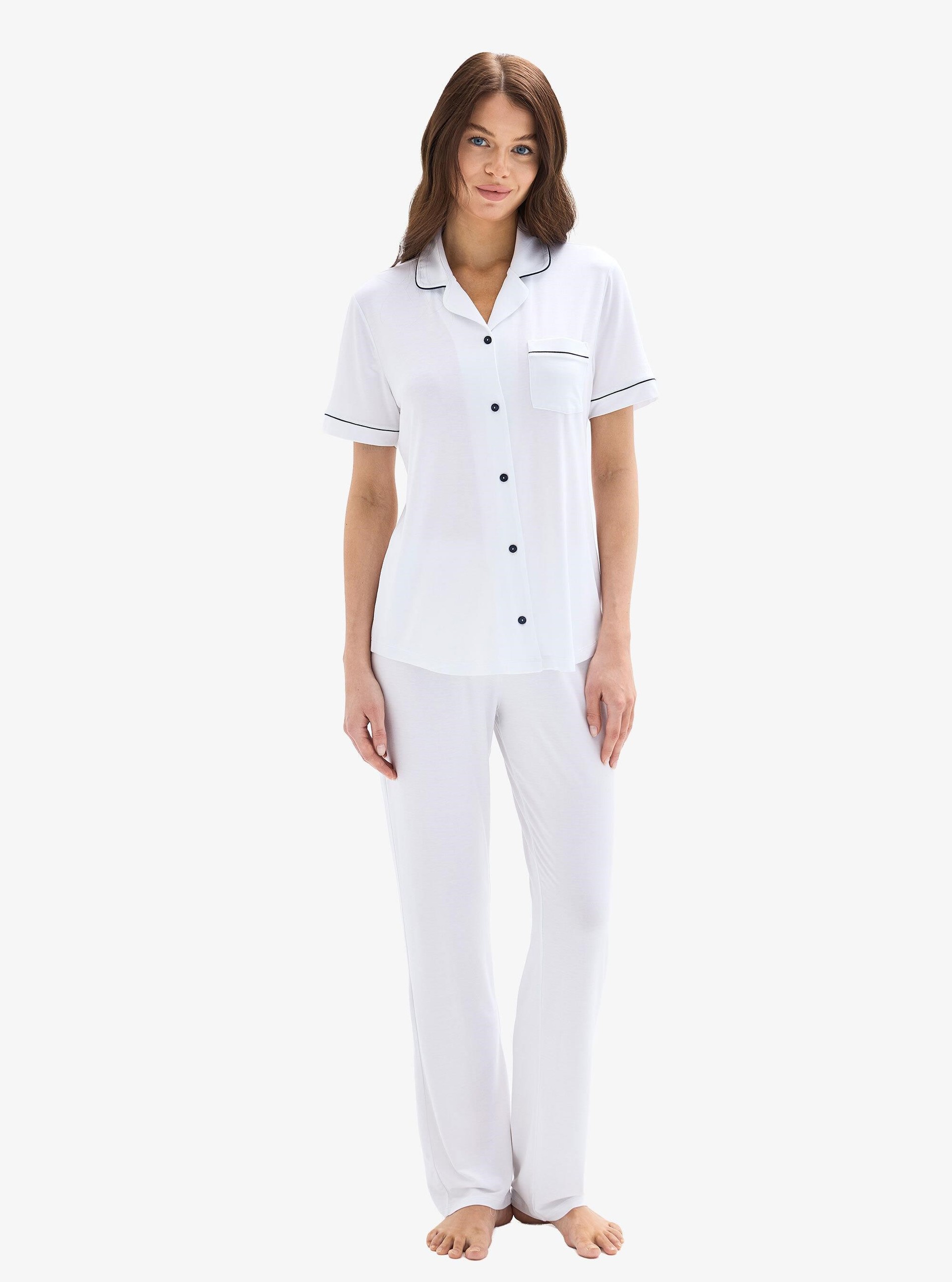 332860Kadın Kısa Kollu Önden Düğmeli Beyaz Mikro Modal Pijama Takımı C8T7N025Kısa Kol / Askılı PijamaBlackspadeKadın Kısa Kollu Önden Düğmeli Beyaz Mikro Modal Pijama Takımı C8T7N025