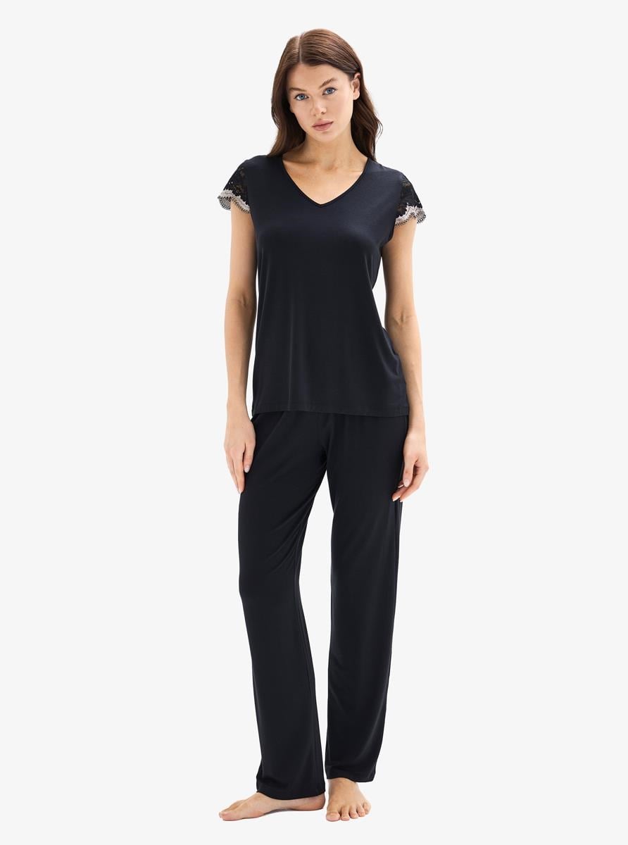 332858Kadın Kısa Kollu V Yaka Siyah Pijama Takımı C3T0N025Kısa Kol / Askılı PijamaBlackspadeKadın Kısa Kollu V Yaka Siyah Pijama Takımı C3T0N025